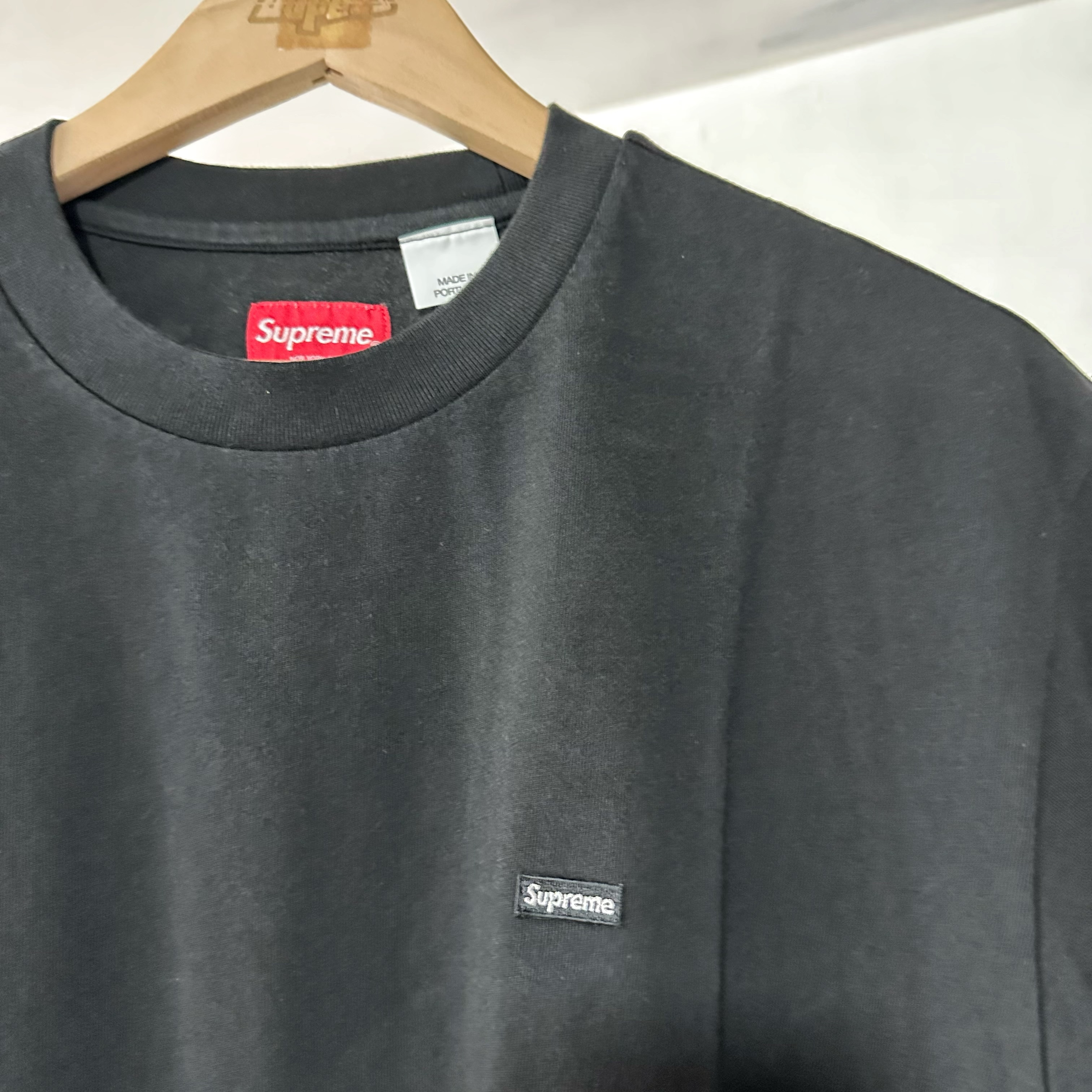 supreme small box tee black