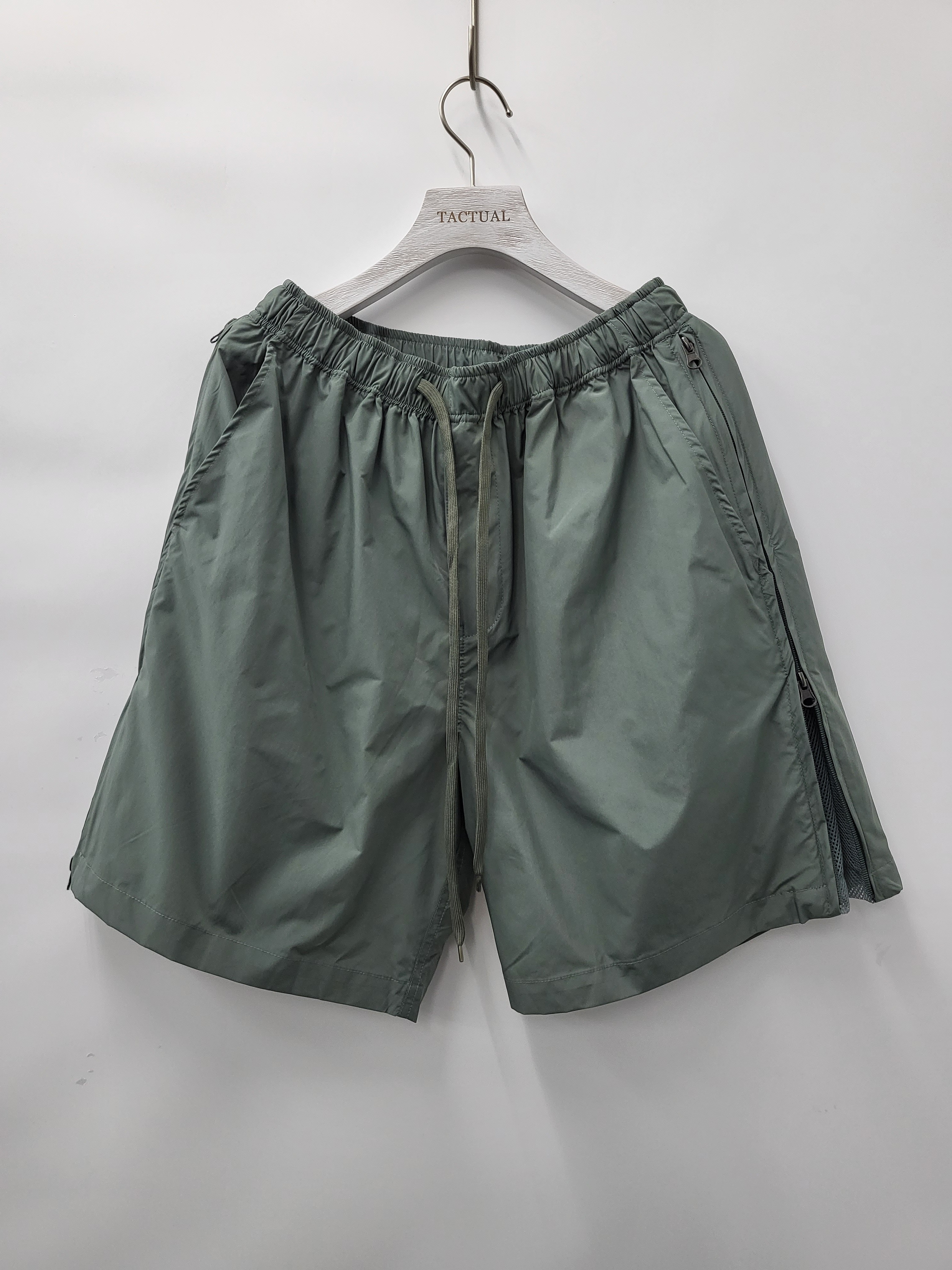 淨色拉鍊網邊短褲 P2502