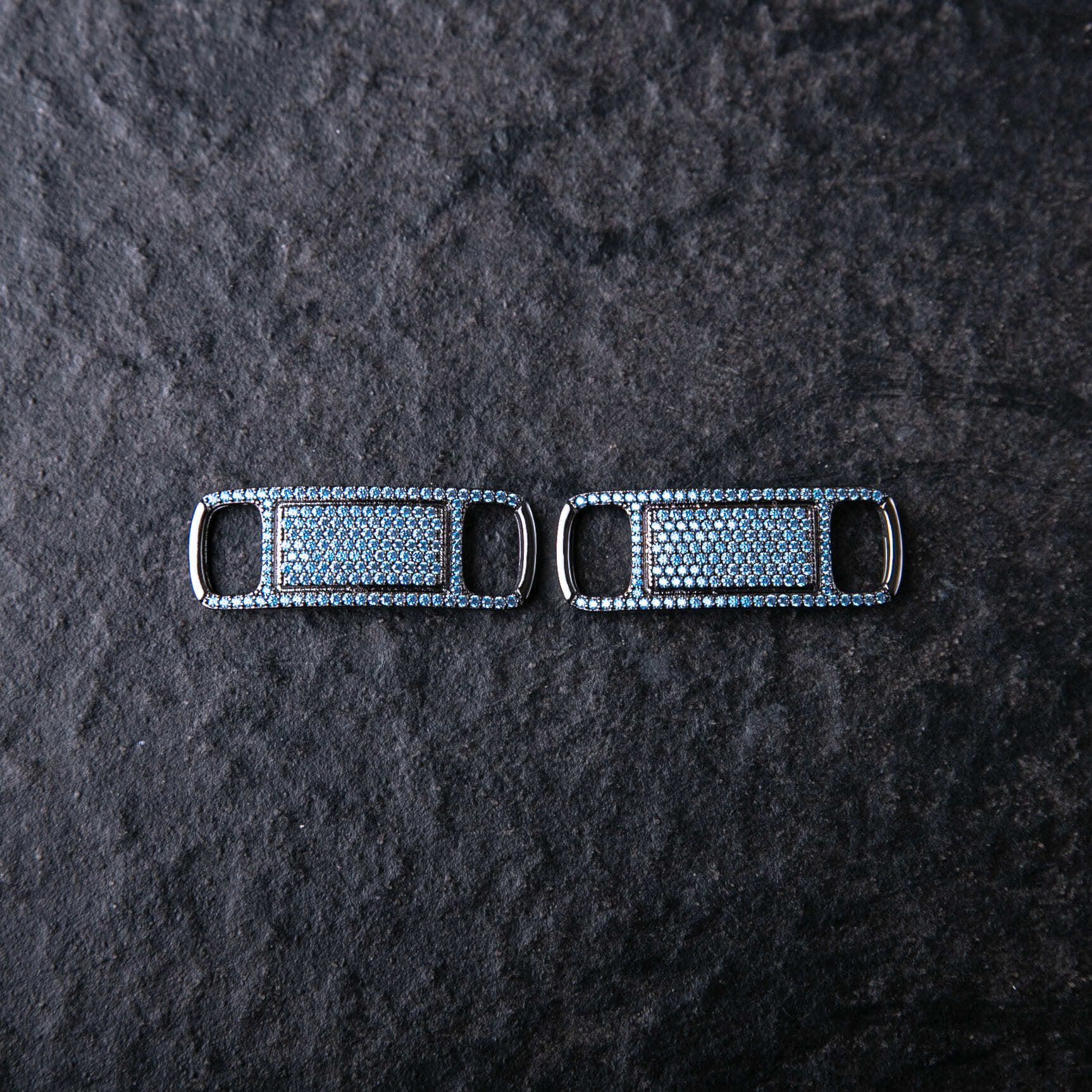 海藍鋯石經典滿鑲鞋帶扣