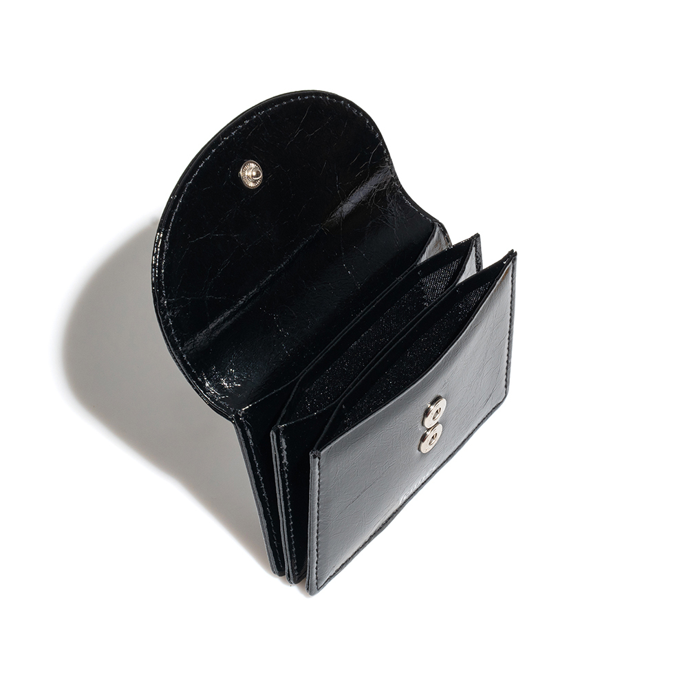 fennec - CRINKLE HALFMOON ACCORDION POCKET - BLACK