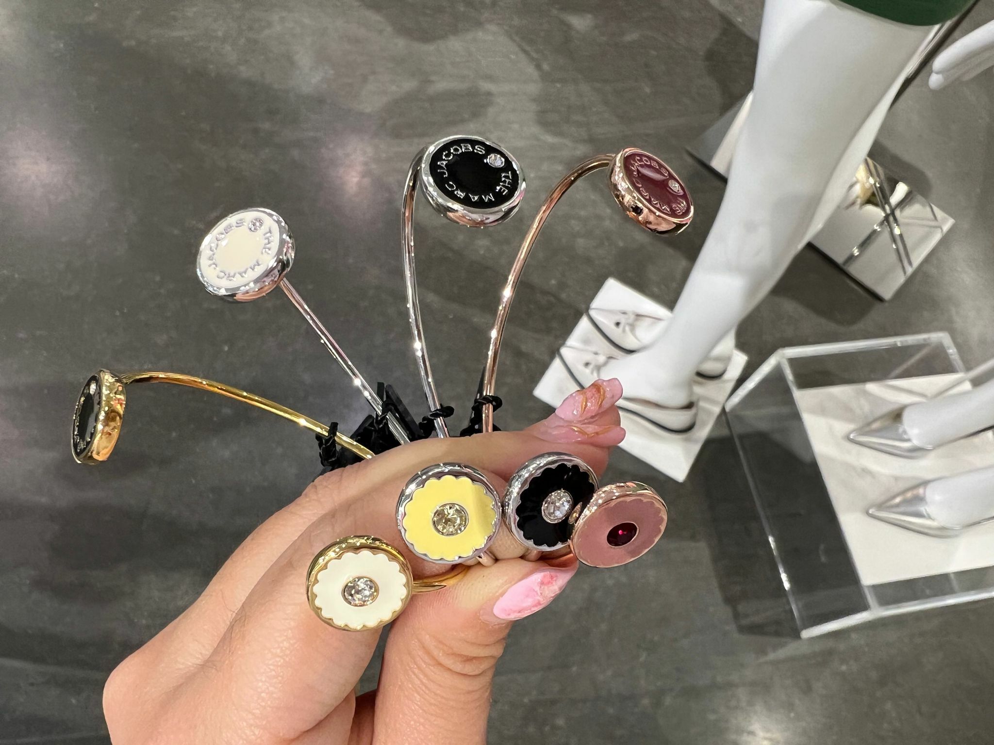 【現貨】MARC JACOBS L90552 圓牌開口手鐲