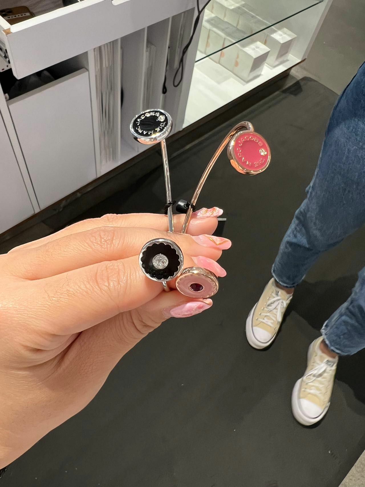 【現貨】MARC JACOBS L90552 圓牌開口手鐲