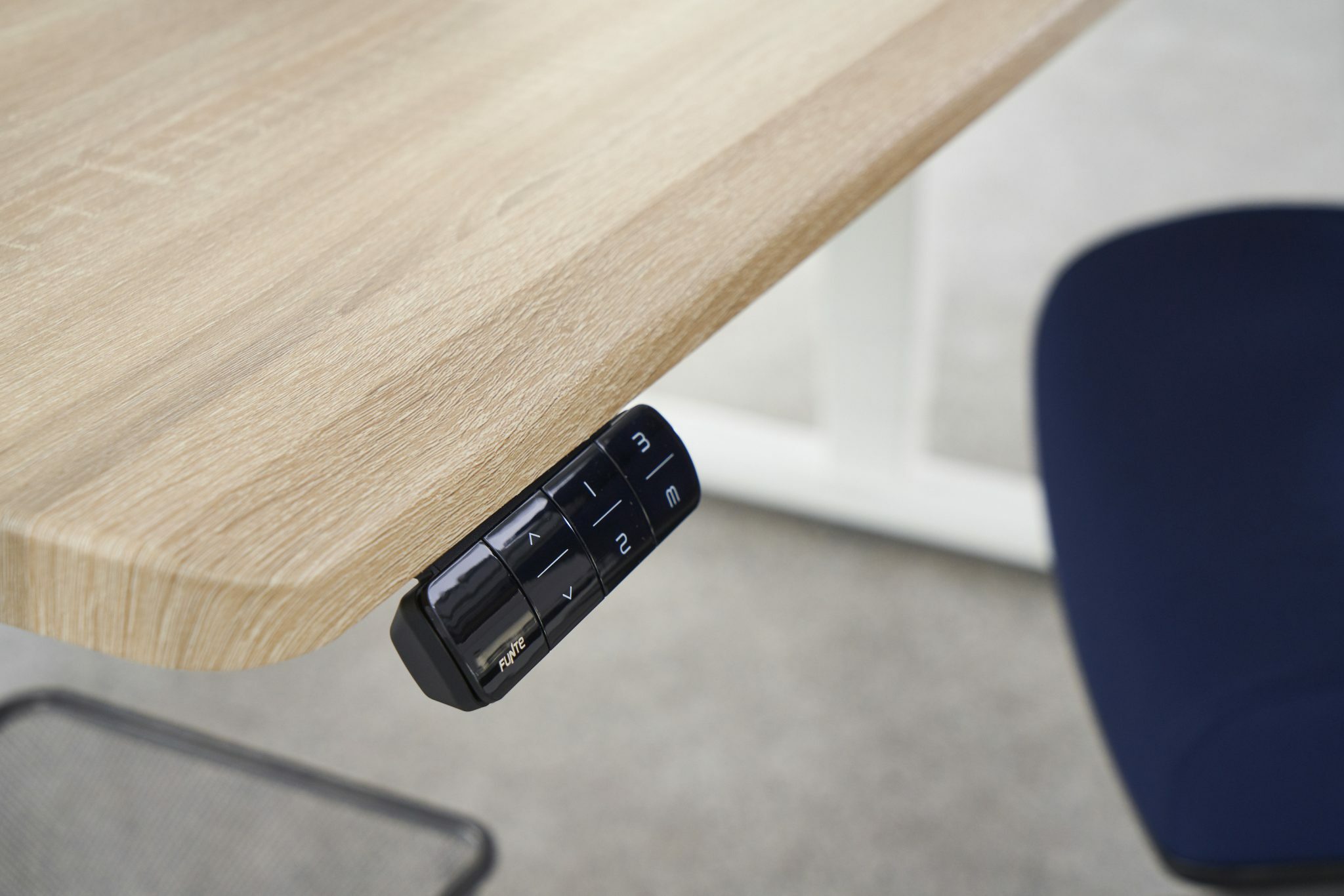 辦公桌前文明病纏身？快讓電動桌幫你以一擋百