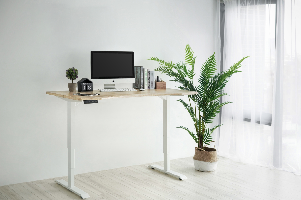 站姿使用電動桌
