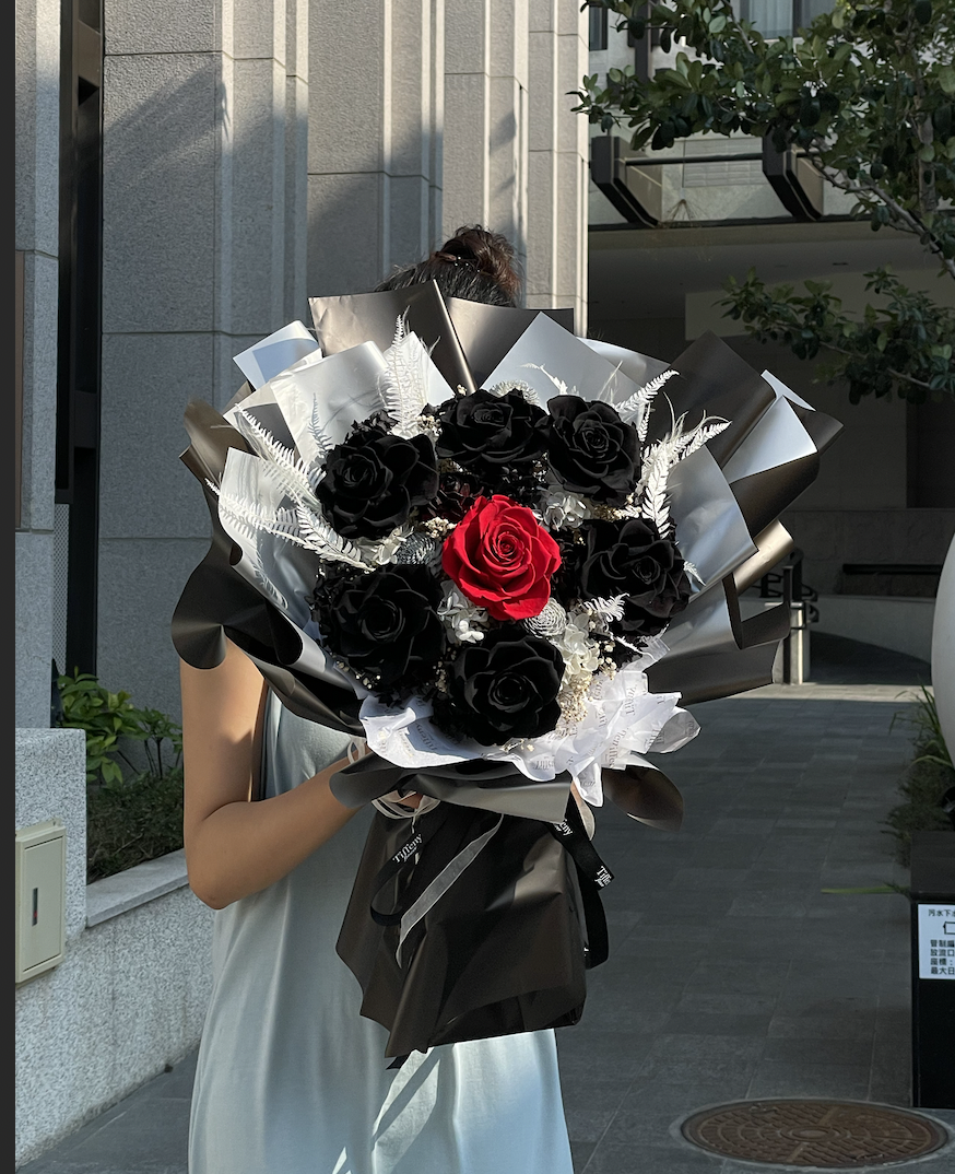 紅心黑玫瑰永生花束