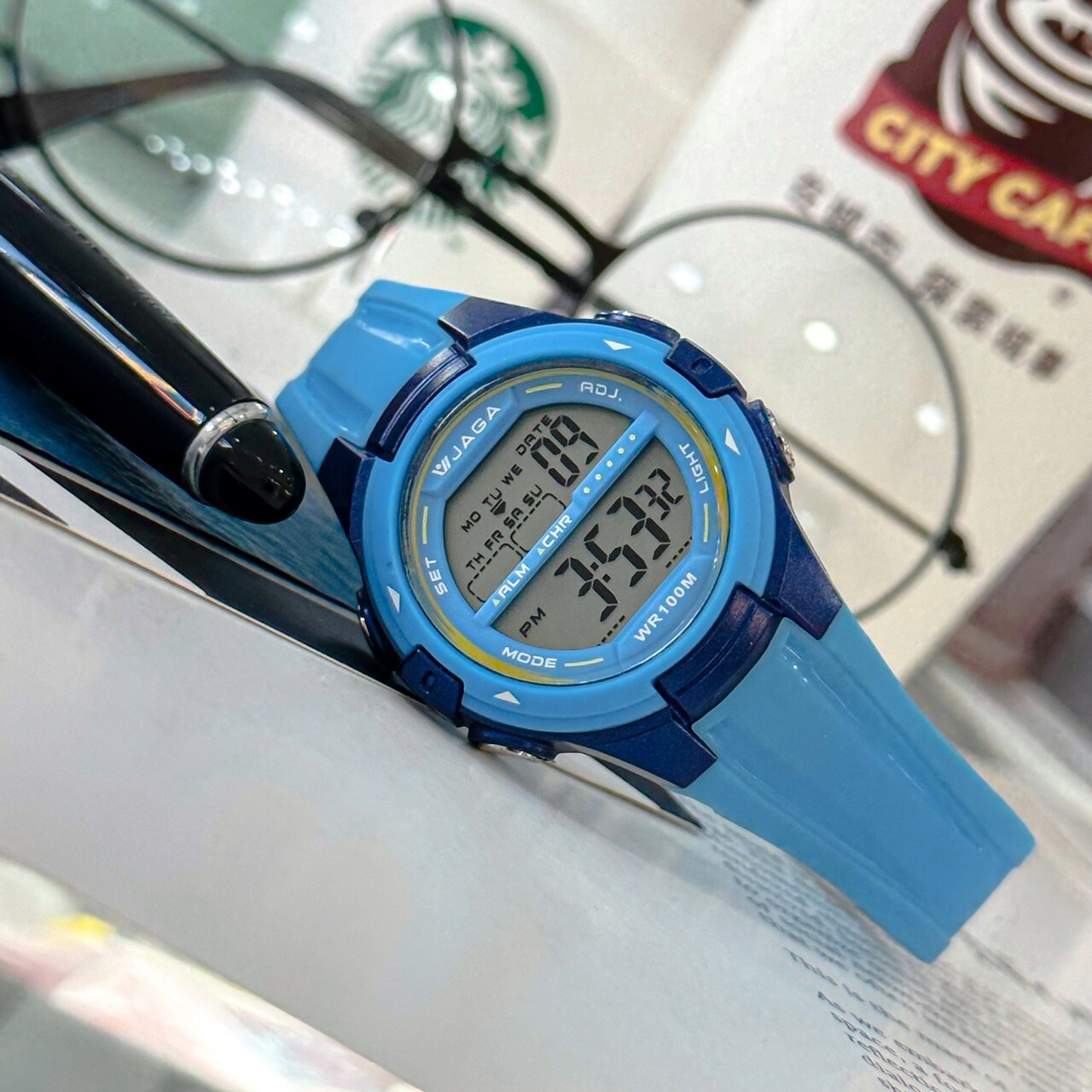 【JAGA 捷卡】活力色系多功能運動電子錶 M-1140-E 36mm 現代鐘錶