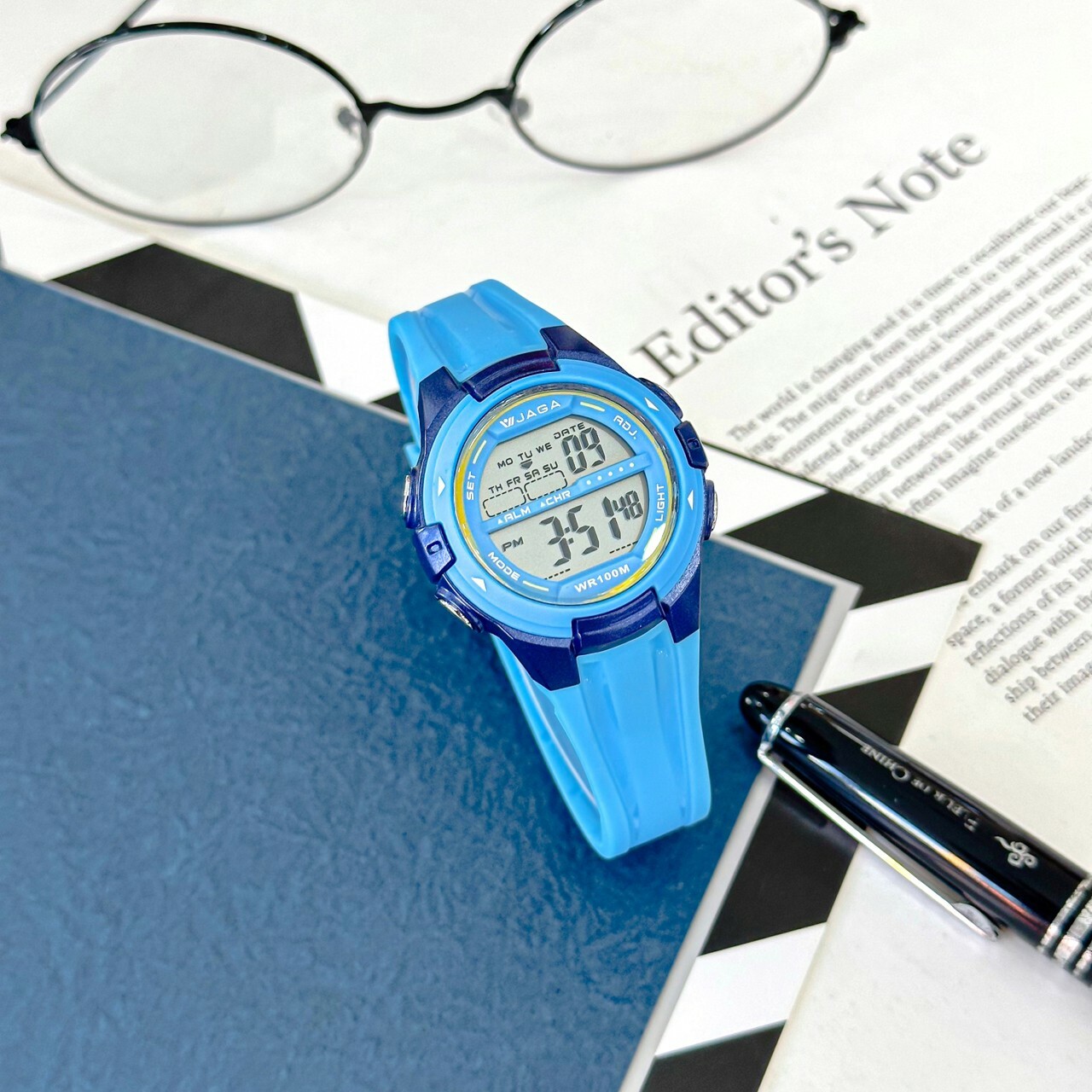 【JAGA 捷卡】活力色系多功能運動電子錶 M-1140-E 36mm 現代鐘錶