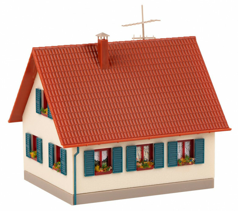 Faller 195602 HO Scale Craft House (cream/red)
