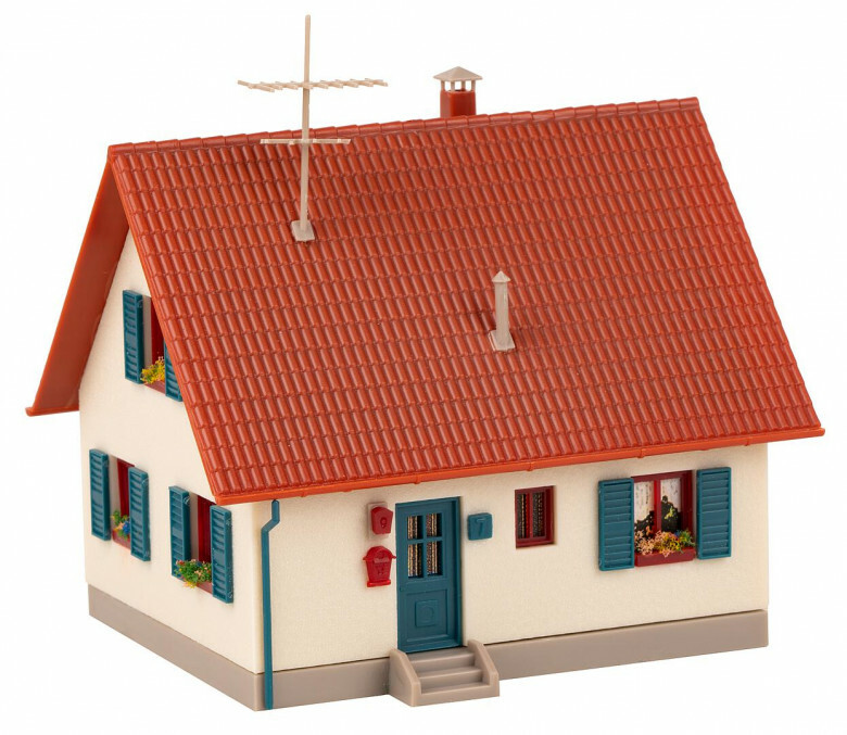 Faller 195602 HO Scale Craft House (cream/red)