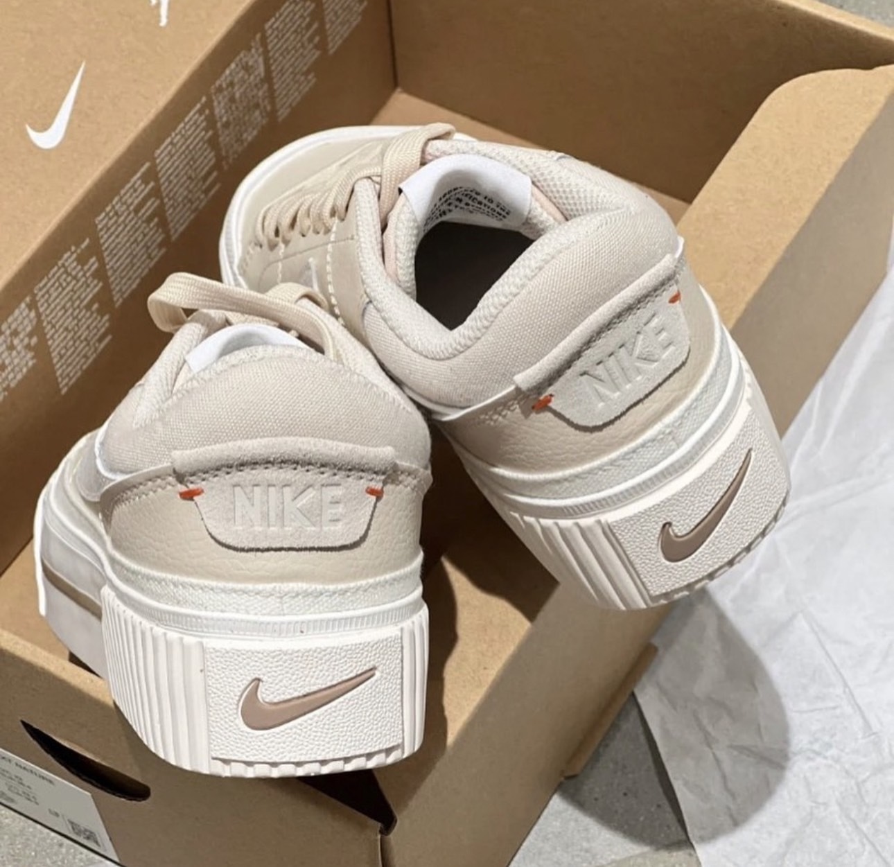 Nike Court Legacy Lift 厚底 米色奶茶