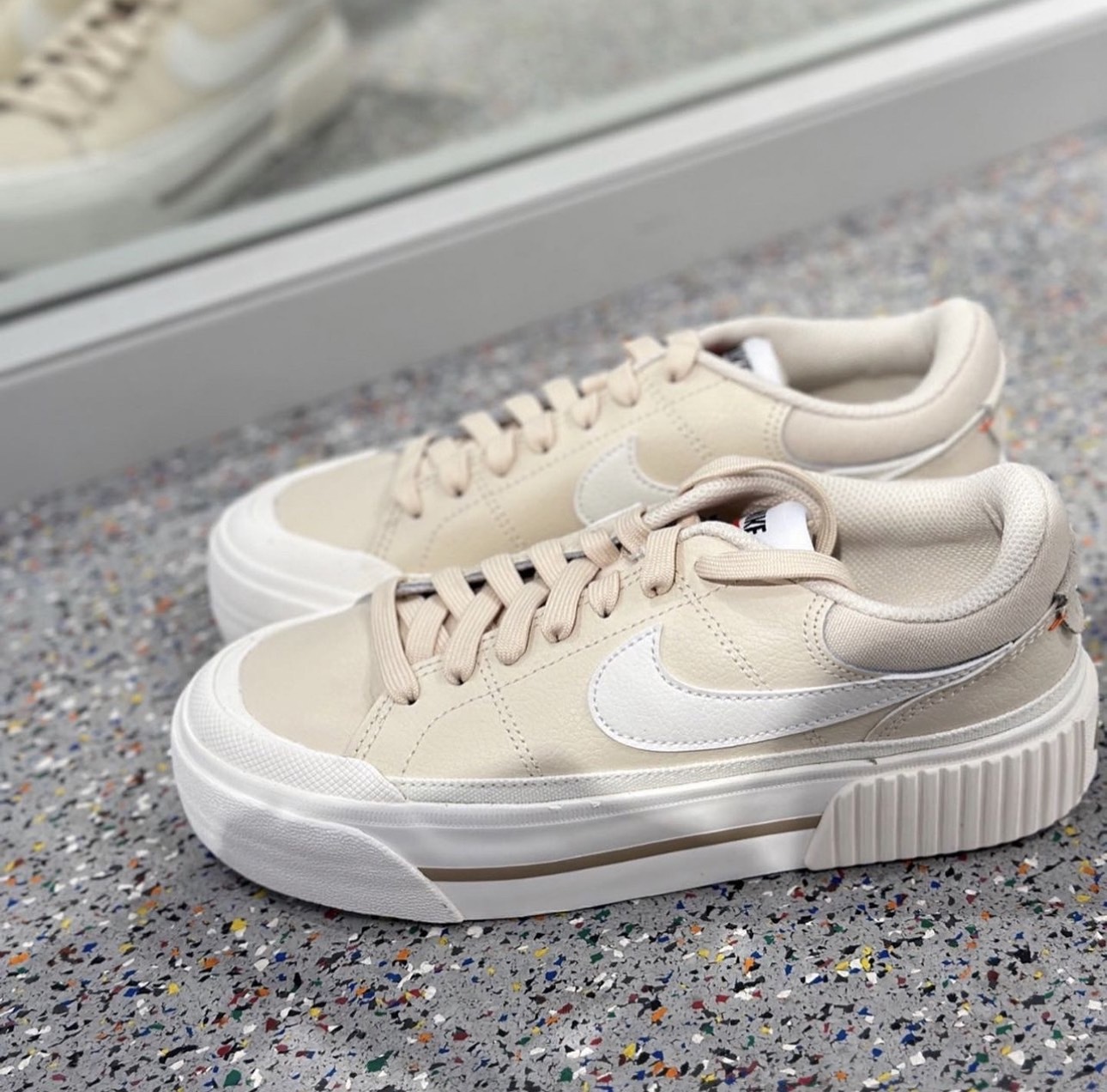 Nike Court Legacy Lift 厚底 米色奶茶