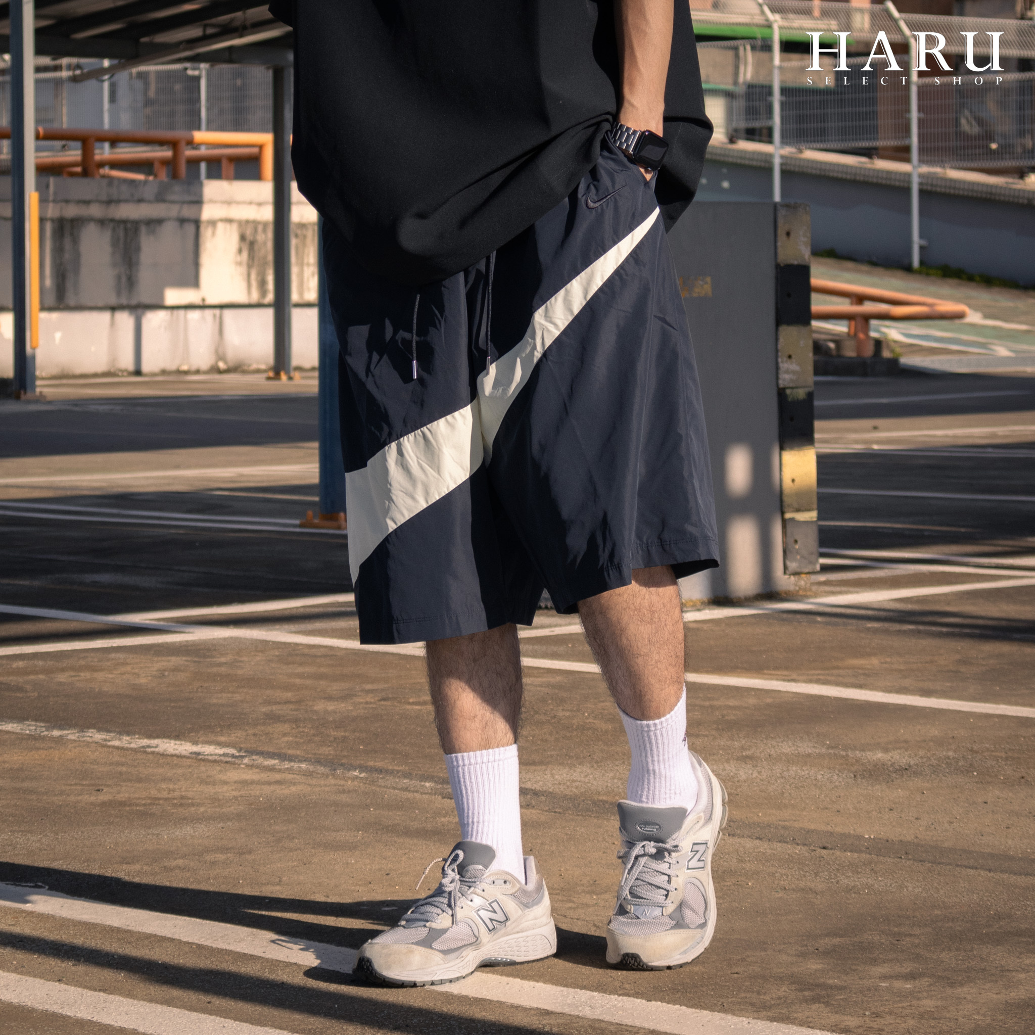 Nike Swoosh 大勾 拉鏈 口袋 防潑水 梭織短褲 黑色  男女休閒短褲 FB7870-010