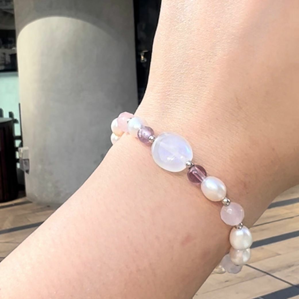 RABBIT BOUQUET天然石手作水晶手鏈-Pearl Moon