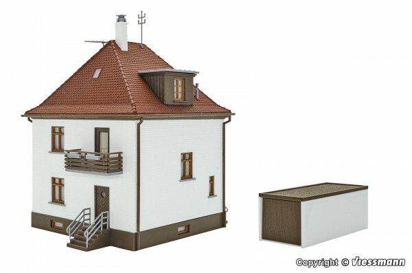Kibri 38200 HO-scale Settlement house with garage