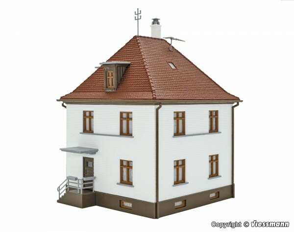 Kibri 38200 HO-scale Settlement house with garage