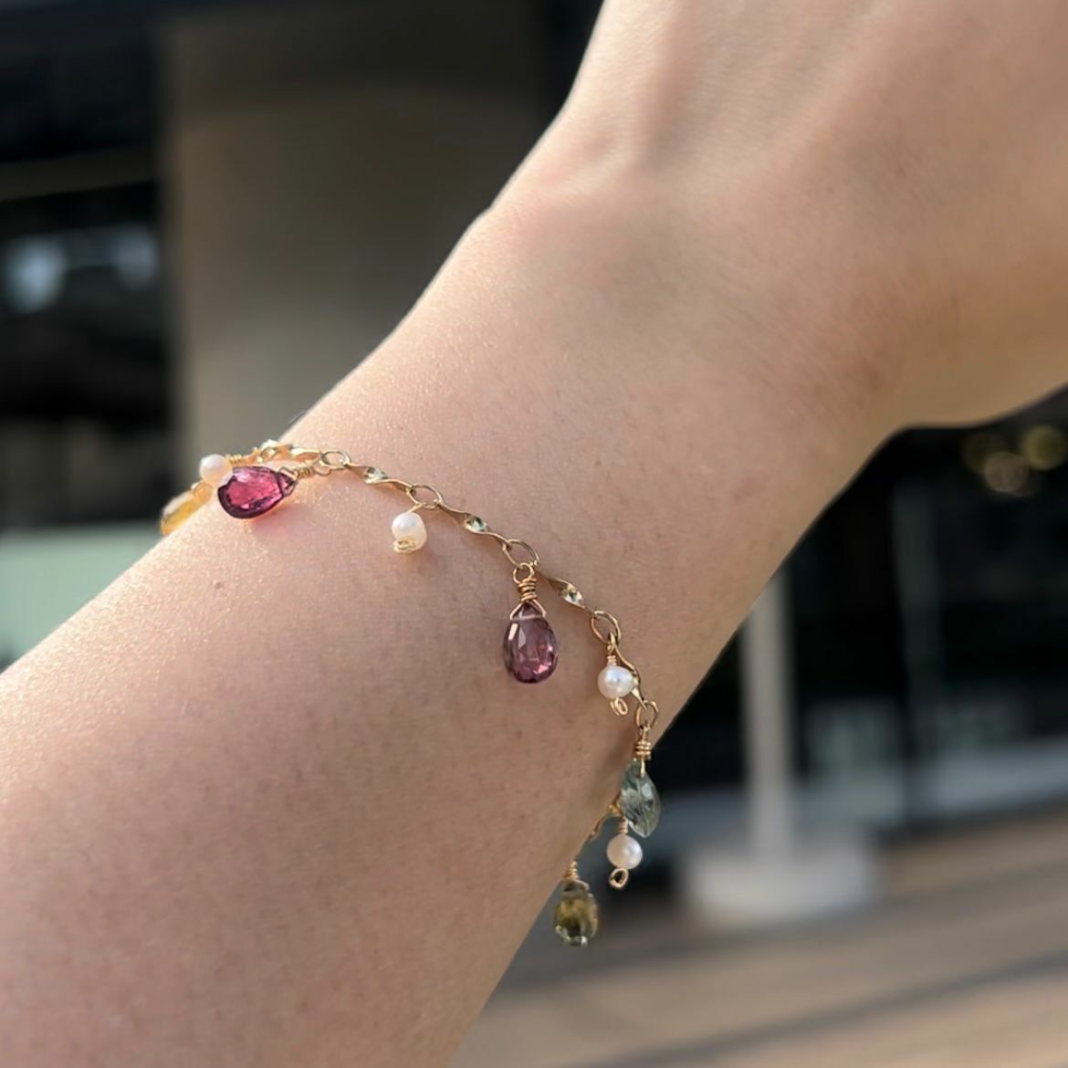 RABBIT BOUQUET天然石手作水晶手鏈-Rainbow Shimmer