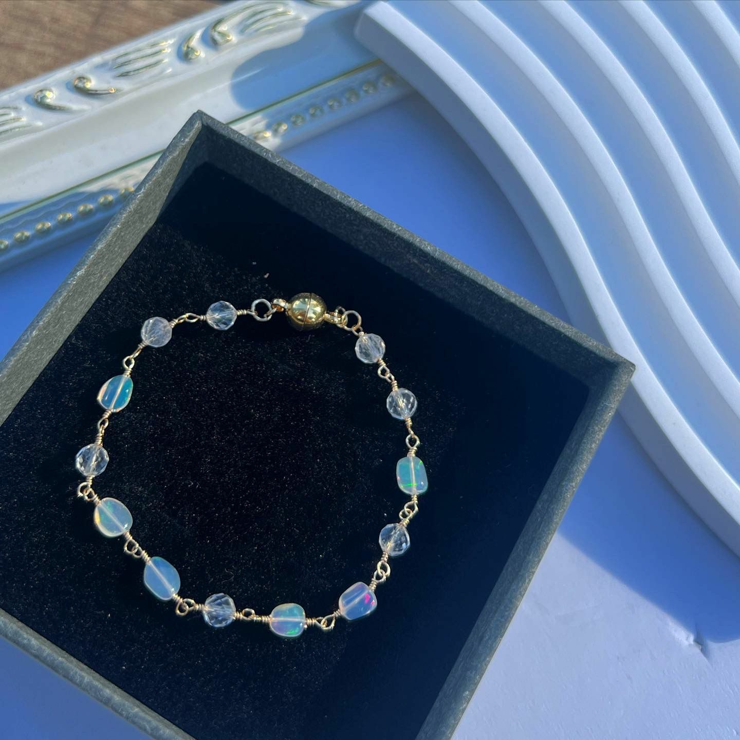 RABBIT BOUQUET天然石手作水晶手鏈-Snow Moon