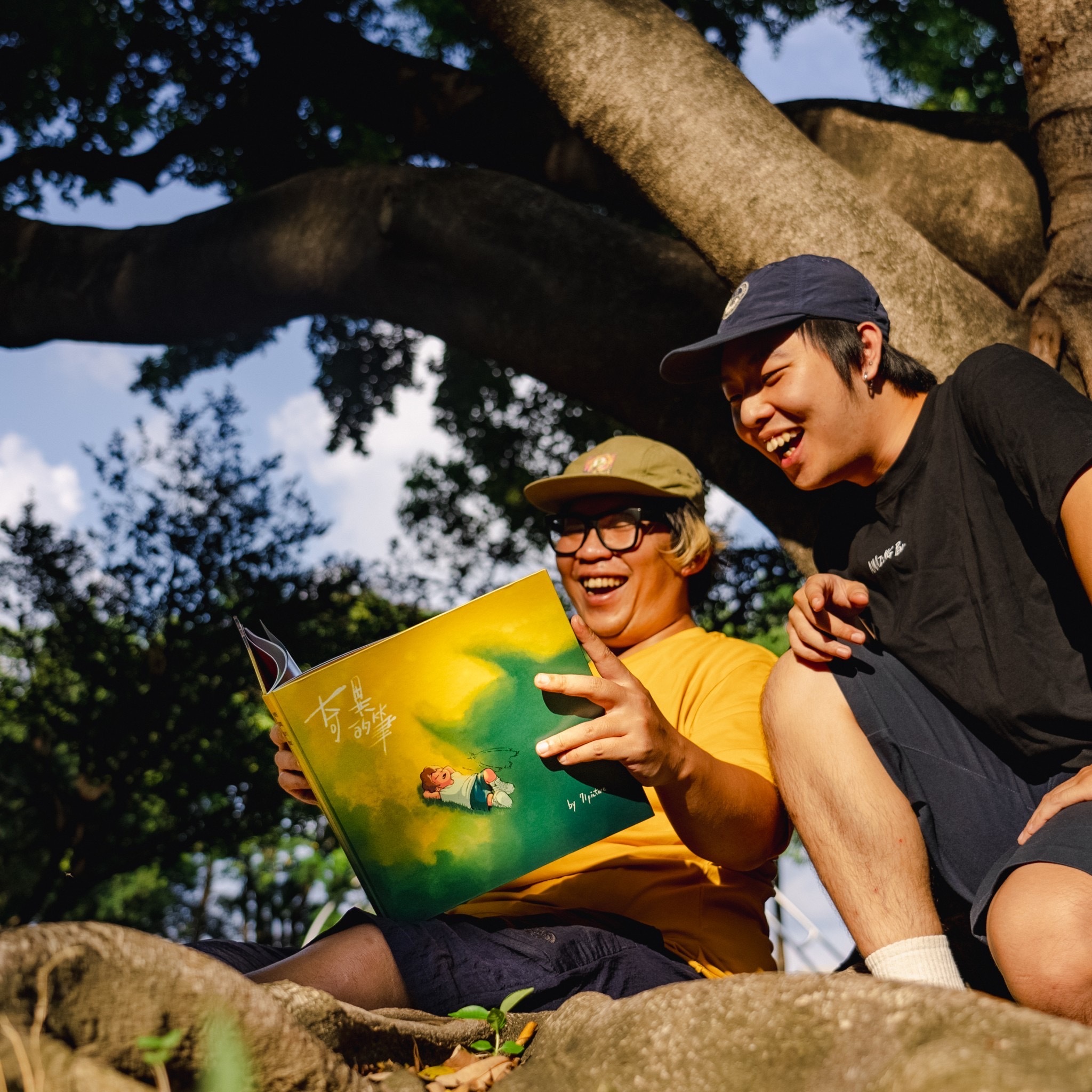 【 首刷限量預購商品 】71 PICTURE繪本-奇異的筆（贈親筆簽名明信片）