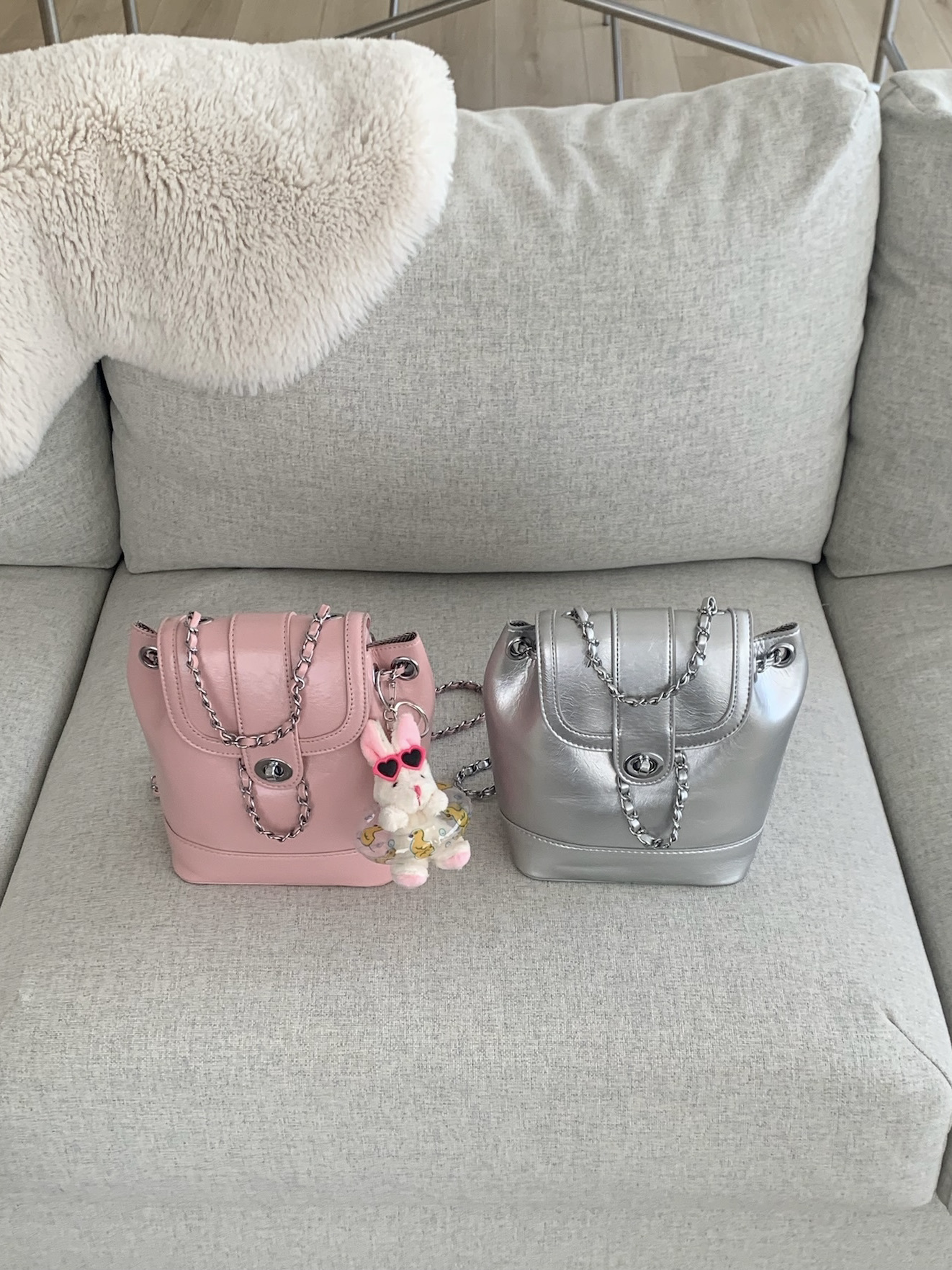 （現貨）JULY140  (推推推✰︎✰︎✰︎) 無法錯過!!! 超質感鏈條後背包_銀灰/粉