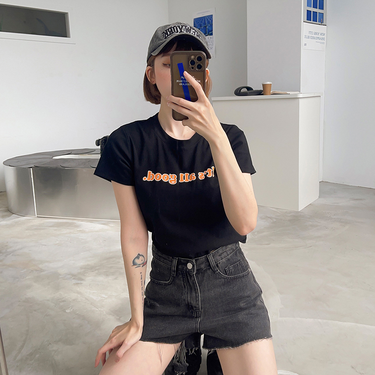 下擺不修邊牛仔短褲