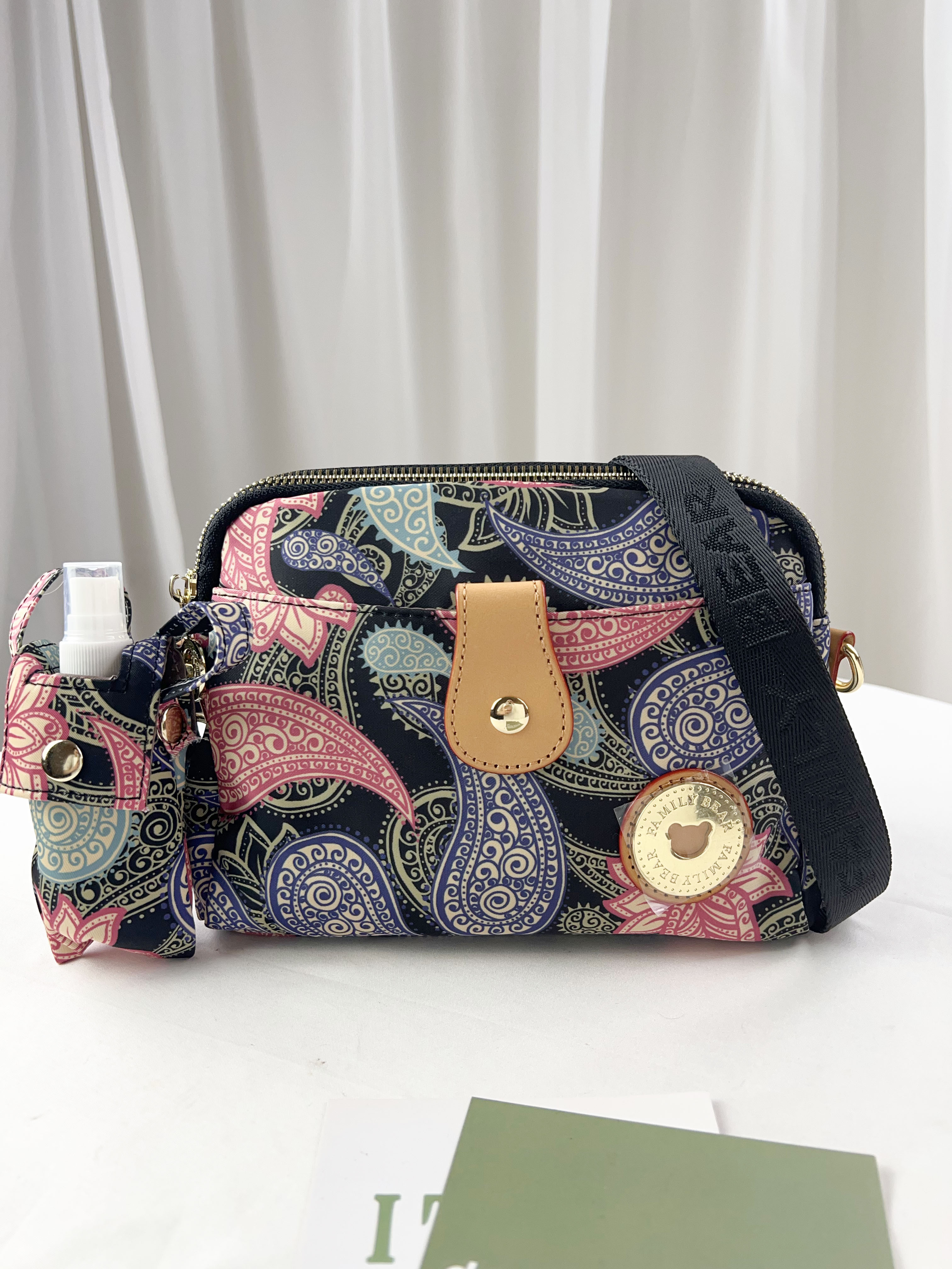 FamilyBear 變形蟲防潑水側背包 附酒精保護套+酒精瓶 #2851