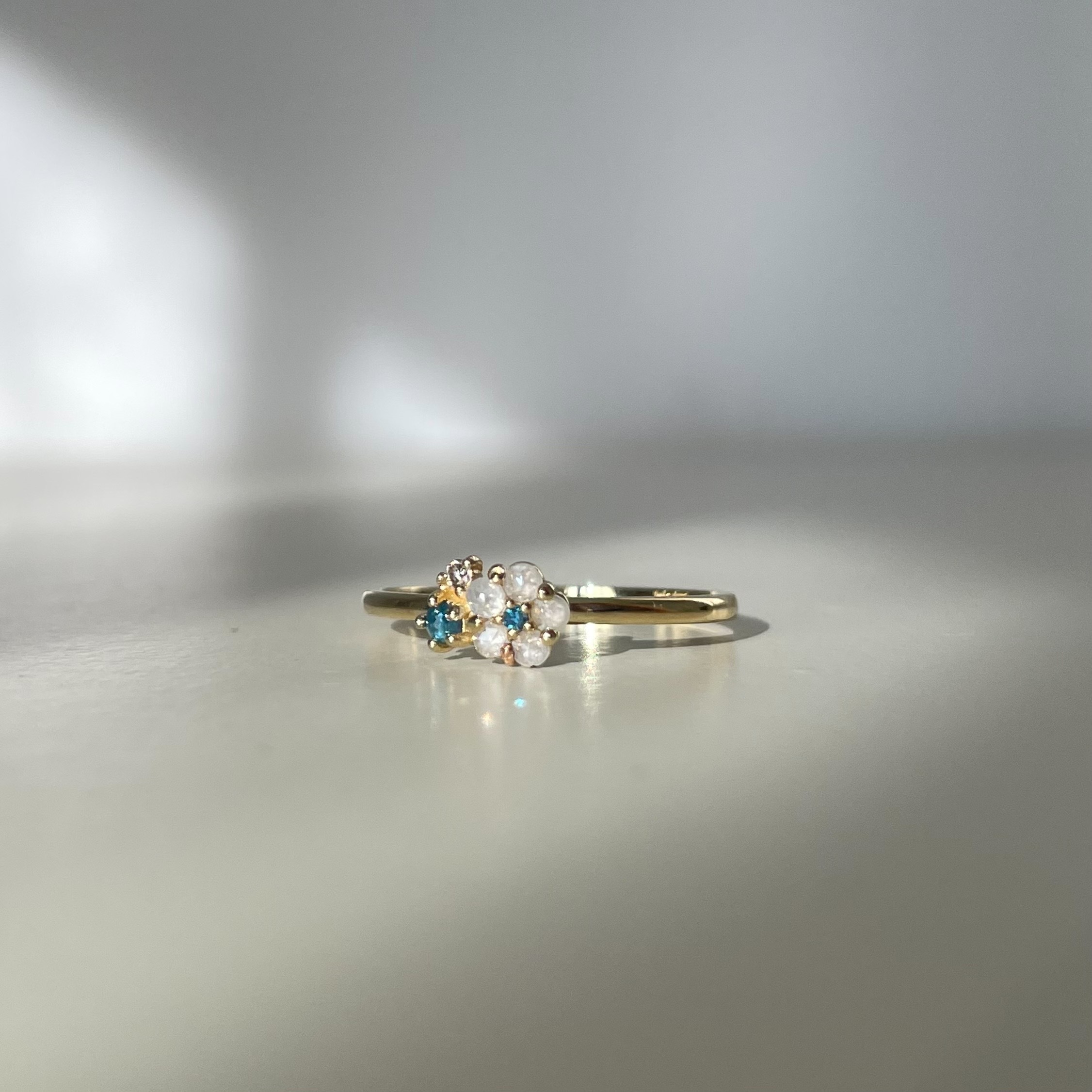 14k花簇灰藍鑽原礦戒指