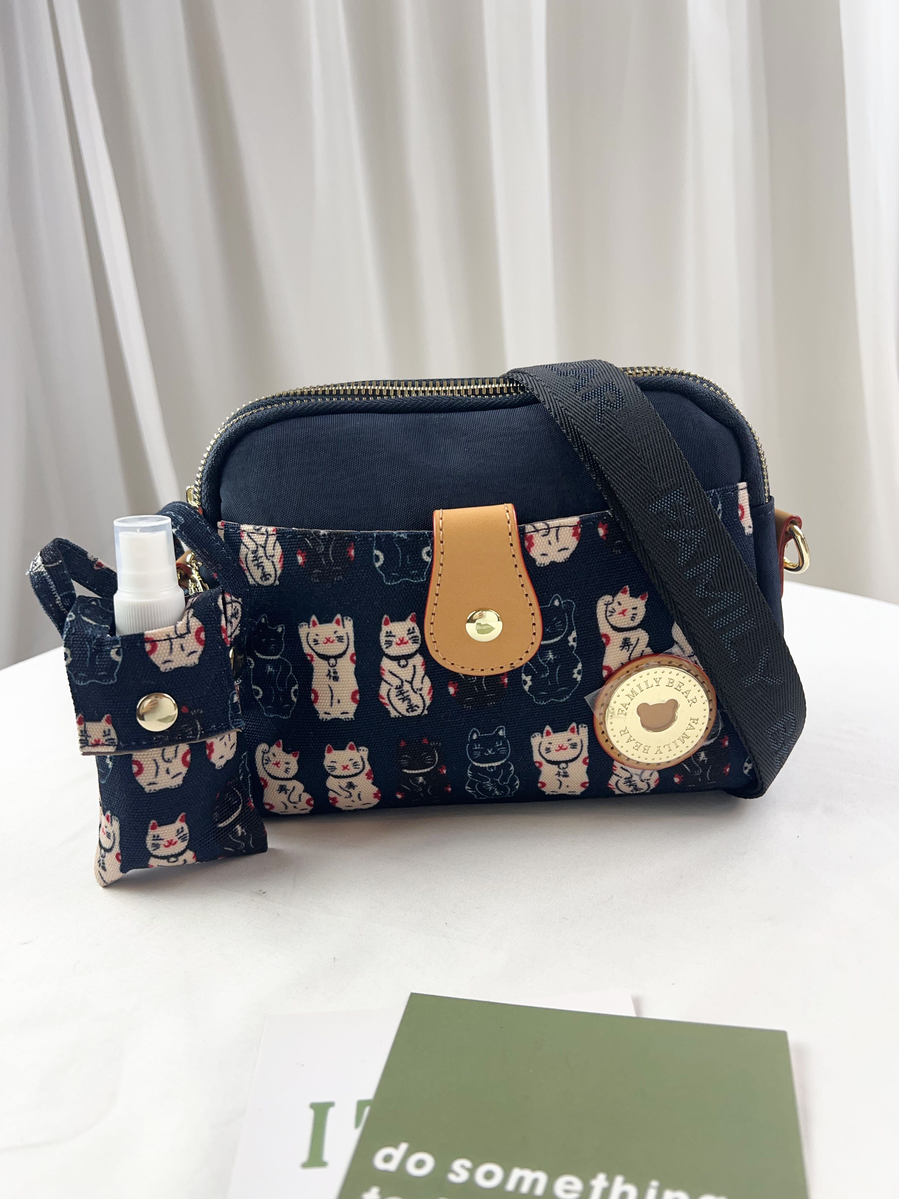 FamilyBear 招財貓拼色防潑水側背包  #2851