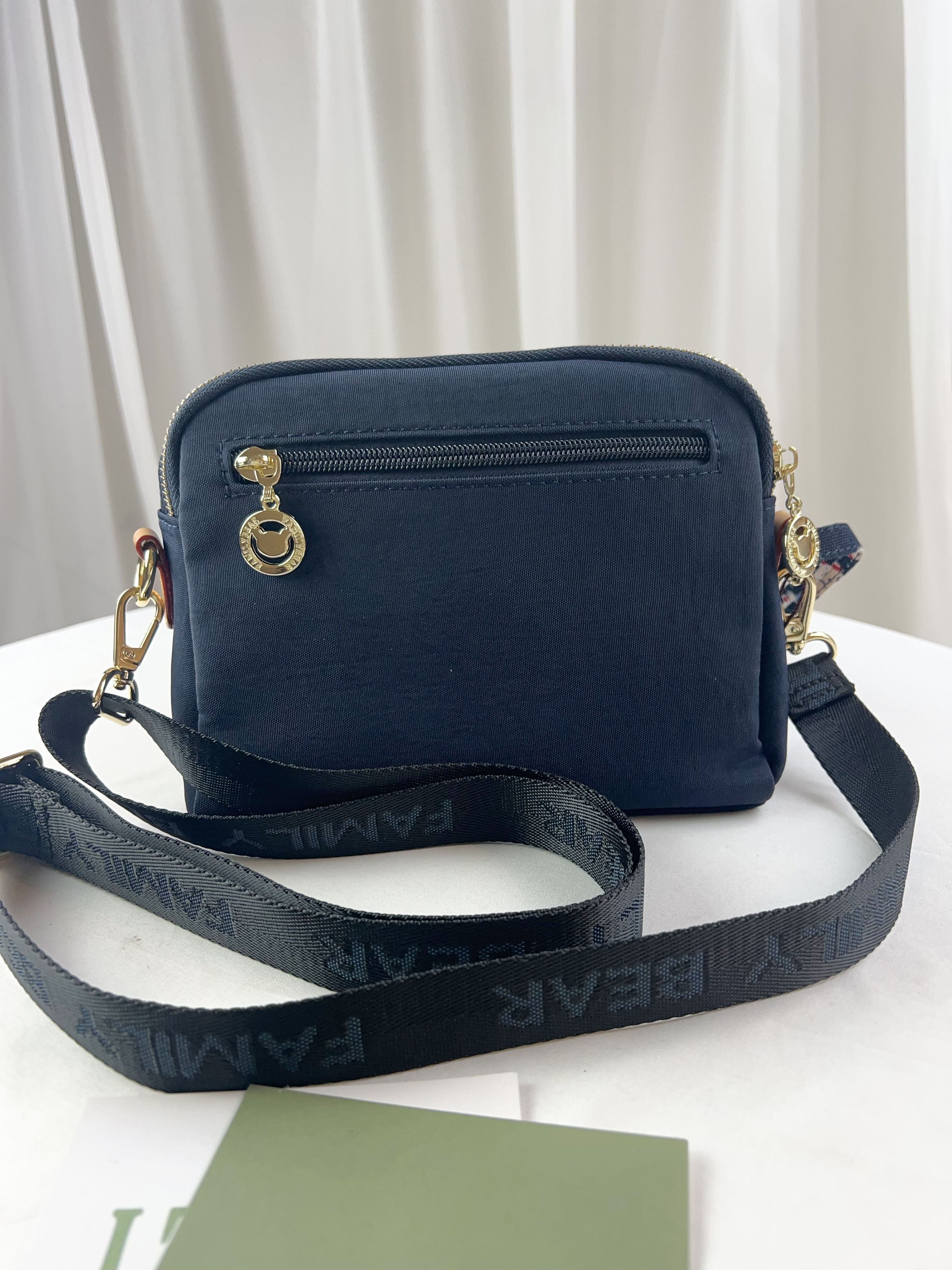 FamilyBear 招財貓拼色防潑水側背包  #2851