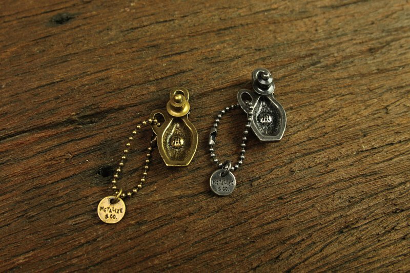 METALIZE "PRIVATE POISON" 毒藥罐骷髏吊飾PIN