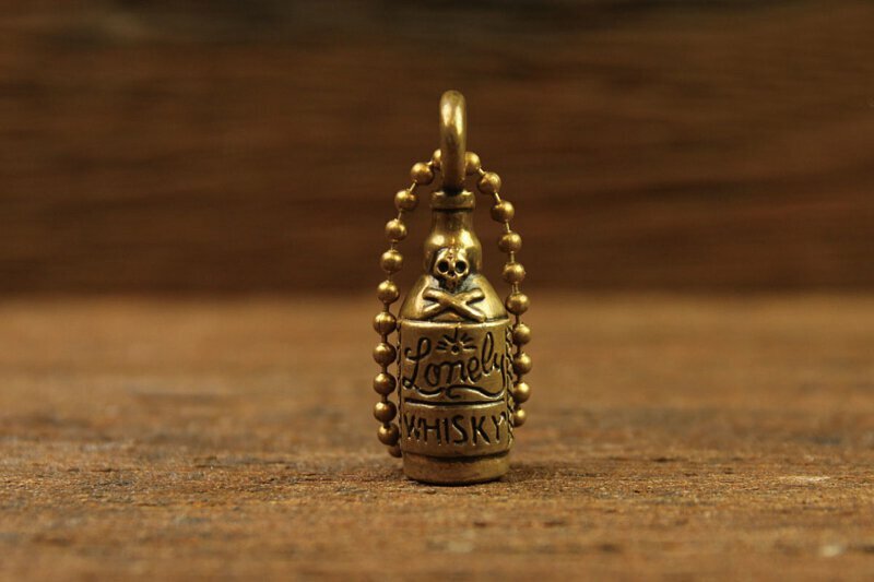 METALIZE "Lonely Whisky" 威士忌酒瓶吊飾(黃銅)