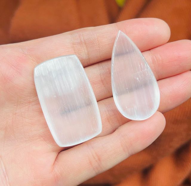 [原石] 透石膏 礦石墜面