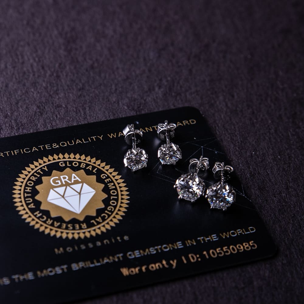 925純銀莫桑石花苞雕刻耳釘