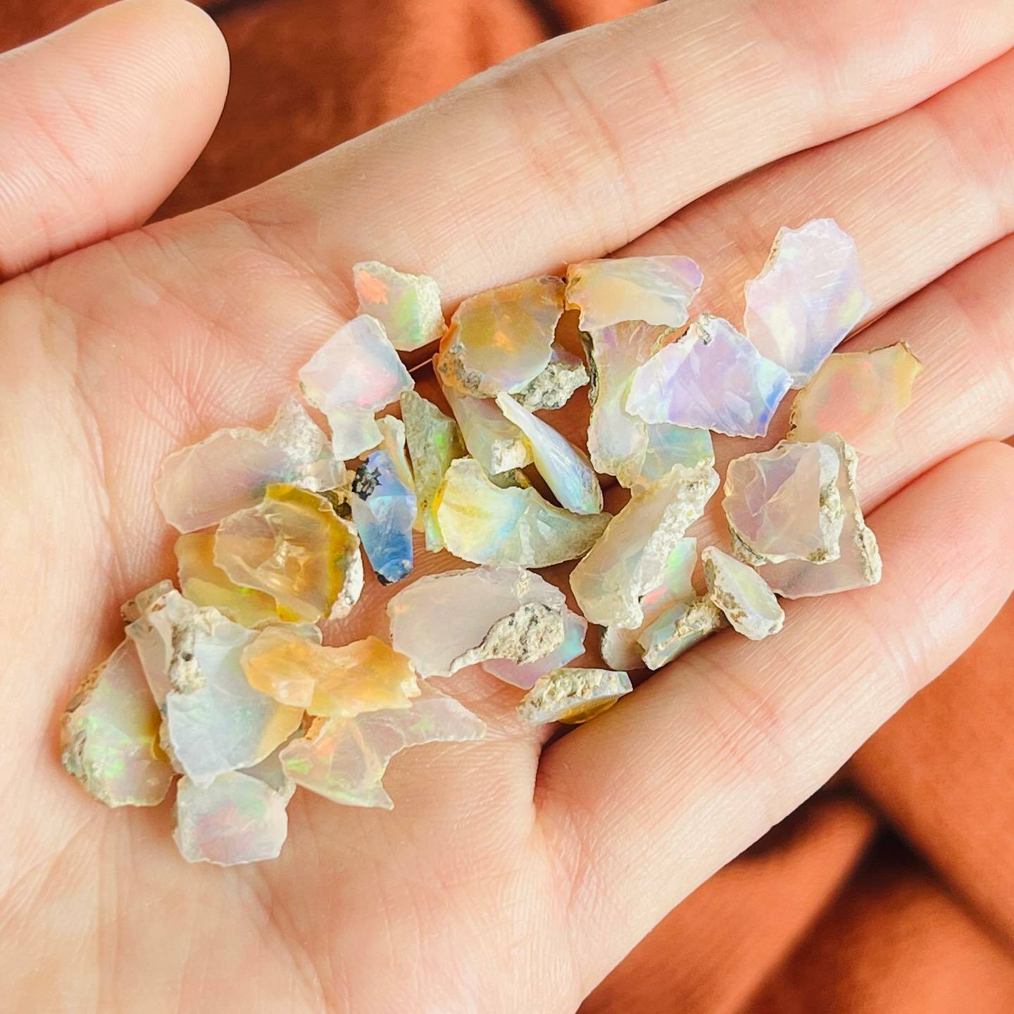 [原石] 衣索比亞蛋白石原礦 高彩