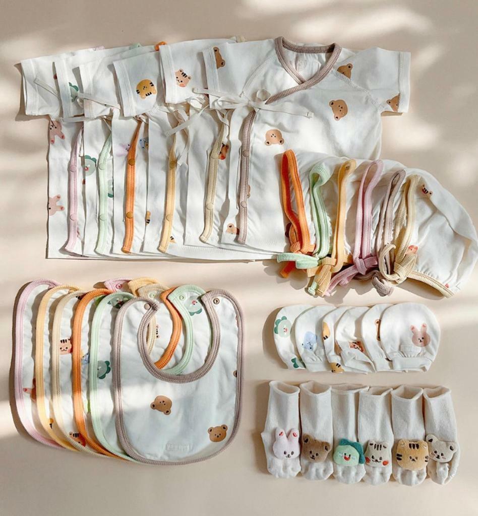 (現貨) DTD 短袖初生set (衫仔+口水肩+帽仔+手套+襪仔) 連禮盒