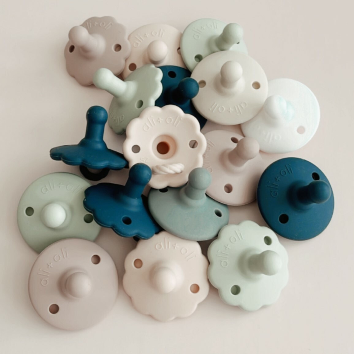 Ali+Oli-安撫奶嘴-Blue&Mist