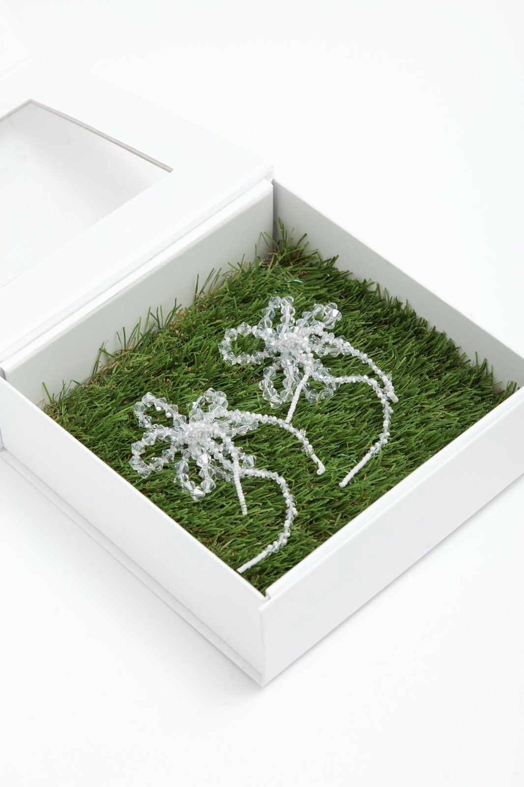 Helena Thulin - HIBISCUS ERATA - LIGHT GREY PAIR