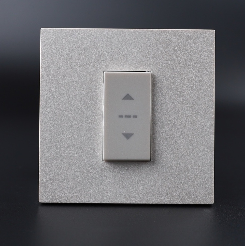 UTEN 6M 窗簾開關 (白色/灰色)