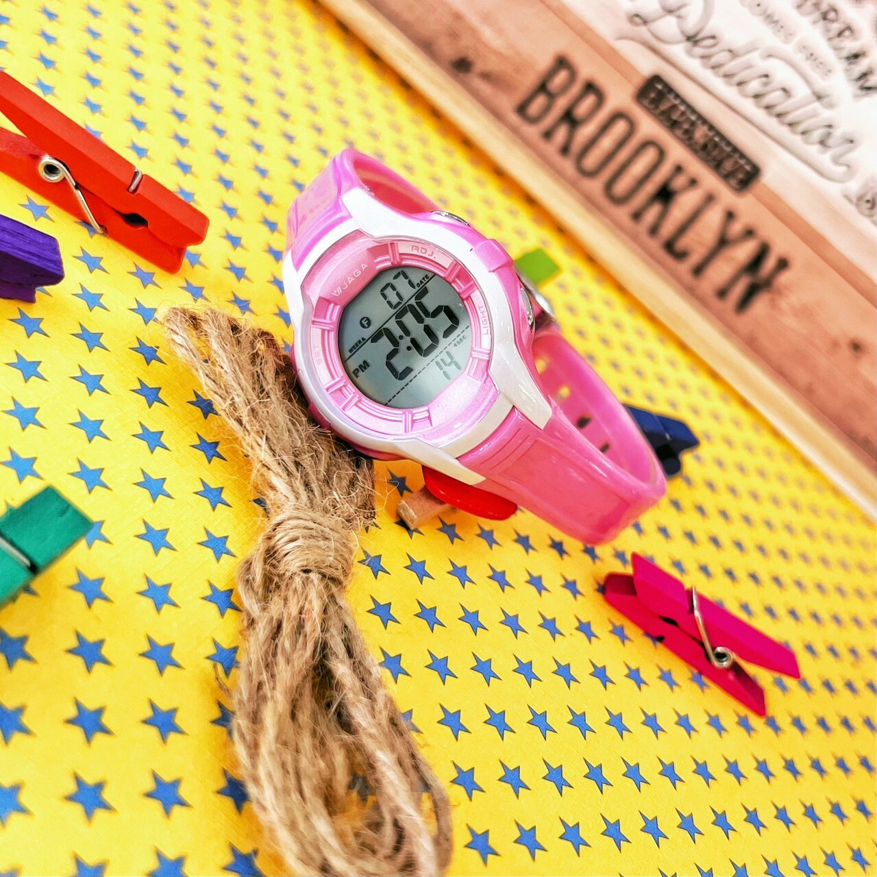 【JAGA 捷卡】炫彩俏麗多功能電子錶 M-994-DG 37mm 現代鐘錶