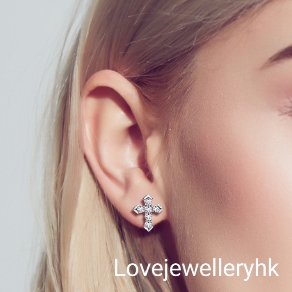 細莫桑鑽十字架耳環E07C024