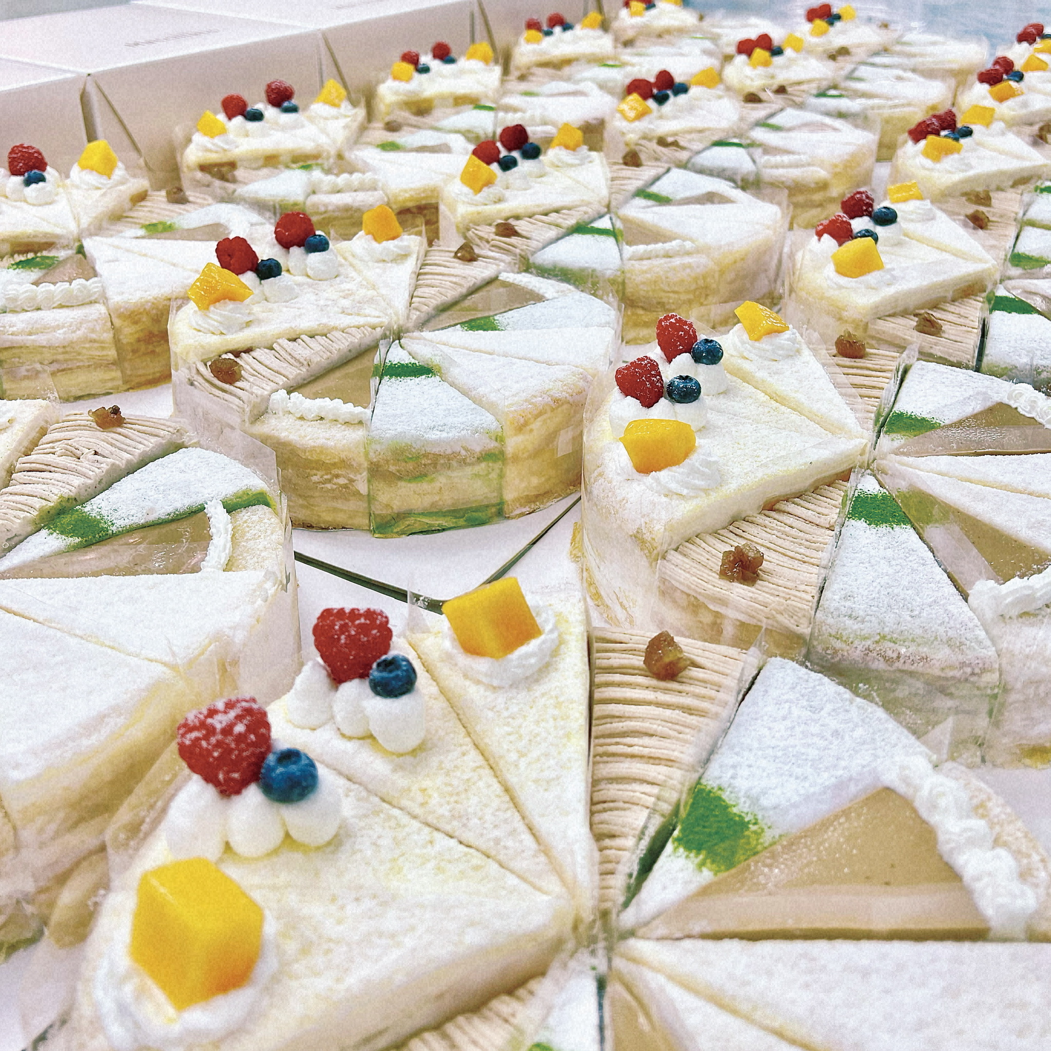 9吋綜合千層蛋糕（若需預訂請直接致電門市預訂）