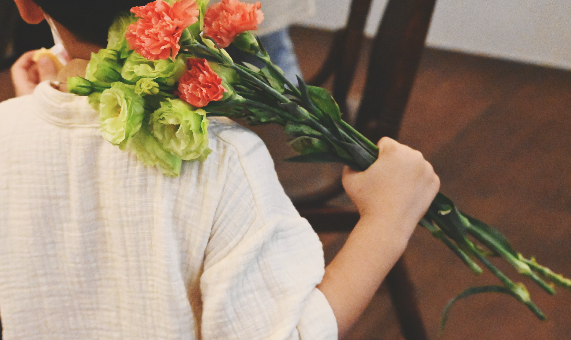 小青山舉辦母親節親子活動-幫媽媽綁一束花活動照