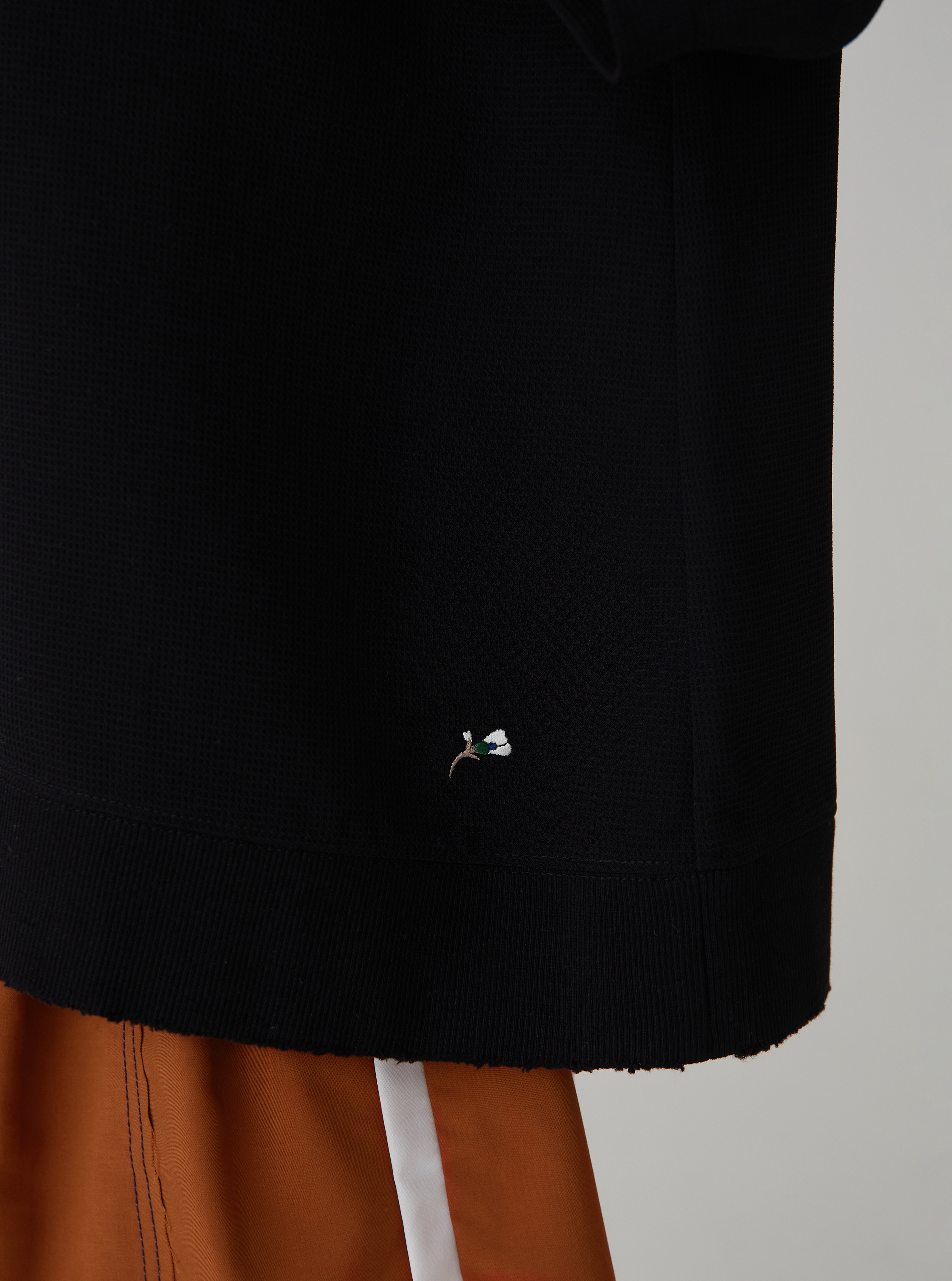 Ripped-edge Waffle Tee | Black