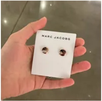 [S] MARC JACOBS M0009789 LOGO COIN STUD ERRINGS,CRYSTAL/ROSE GOLD, 191267795263 (SMJ114)