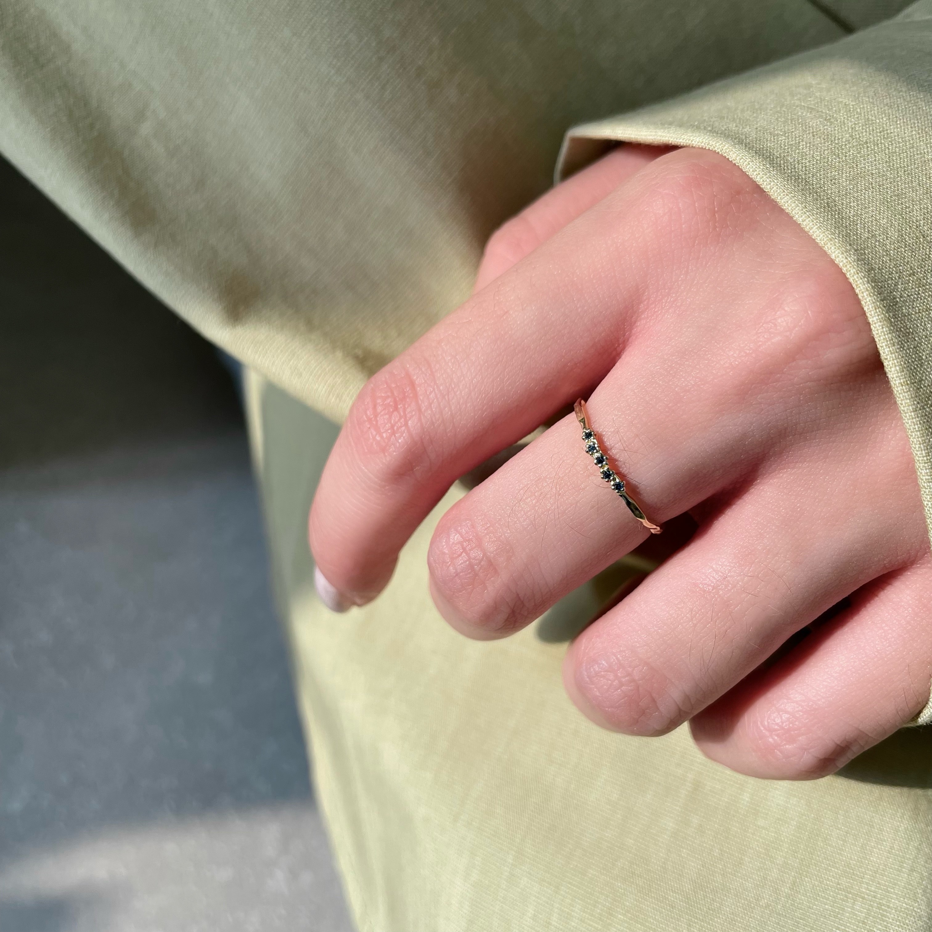 14k五顆小花藍鑽戒指