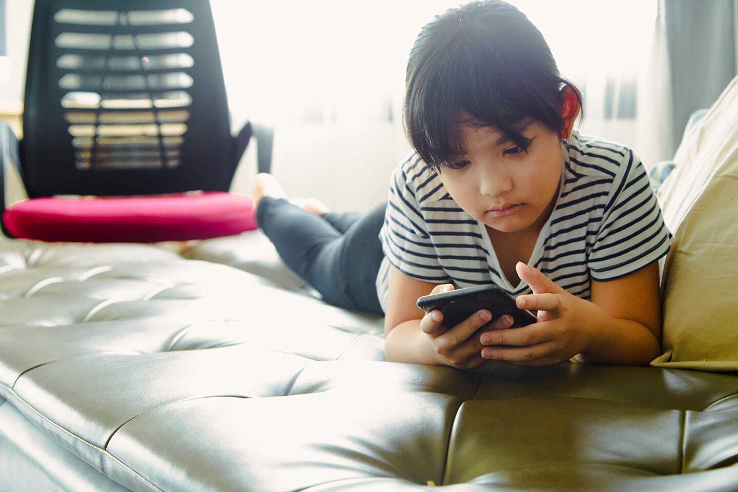親子教育,孩子手機成癮怎麼辦,孩子愛打遊戲,孩子手機離不開