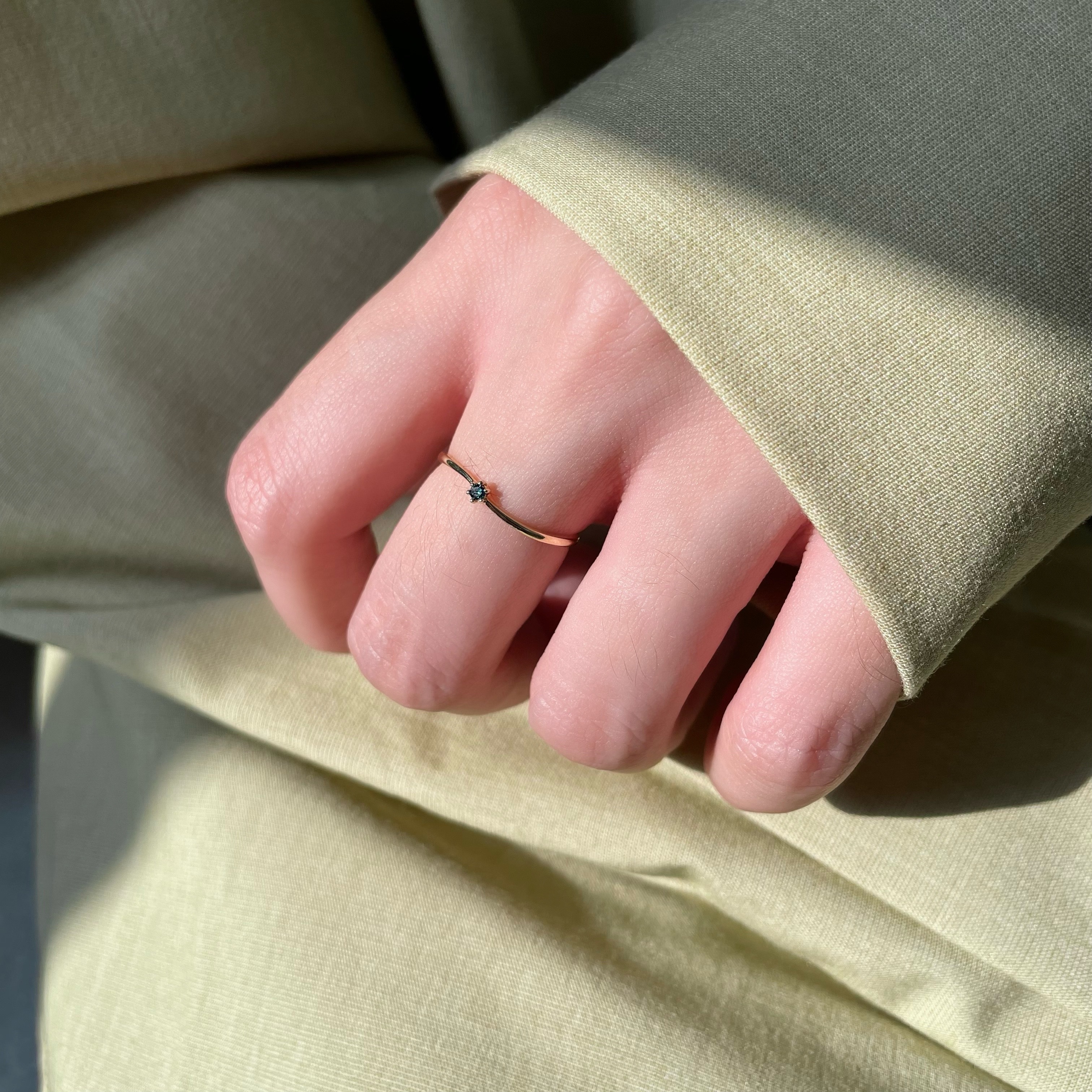 14k波浪六爪藍鑽戒指