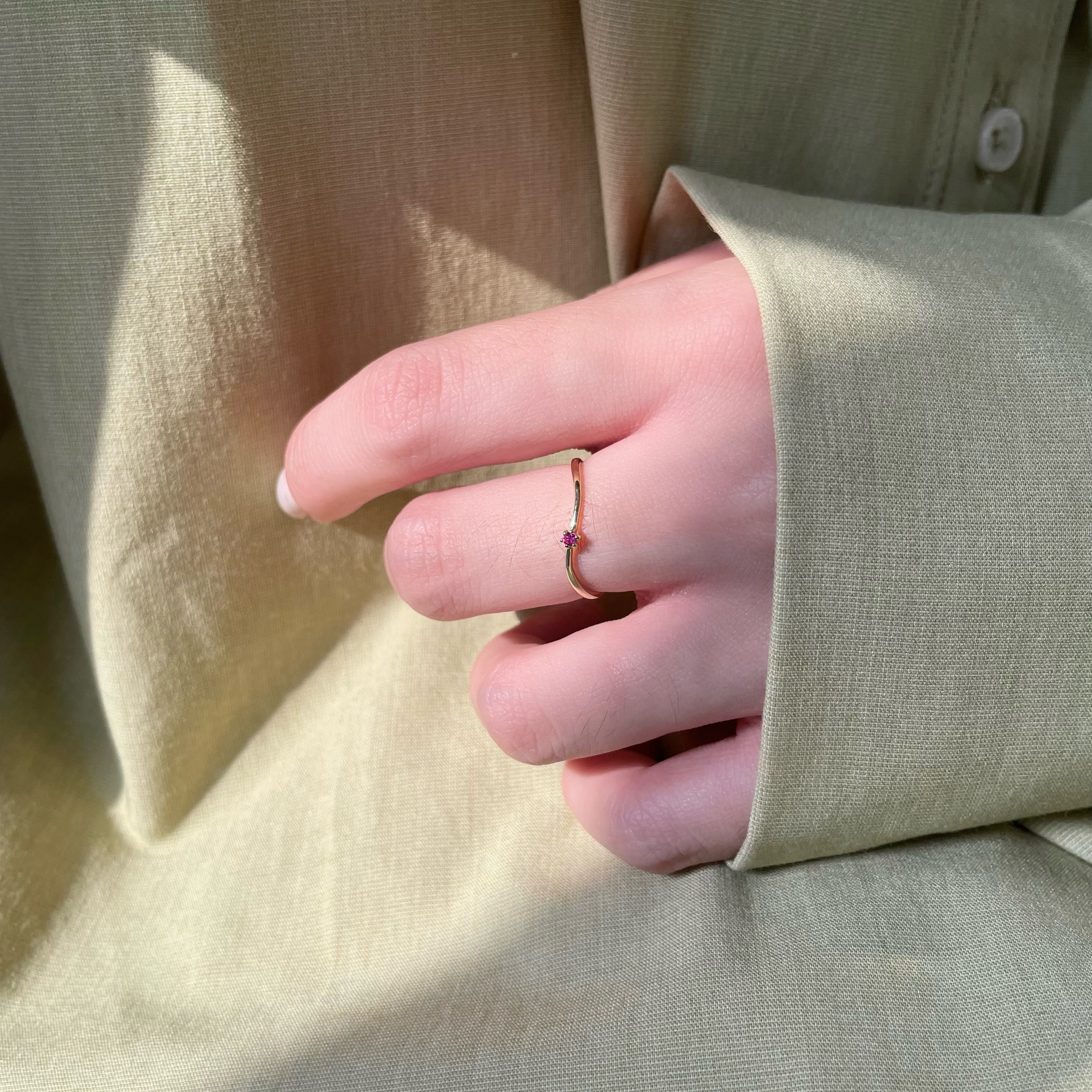 14k波浪六爪紅寶石戒指