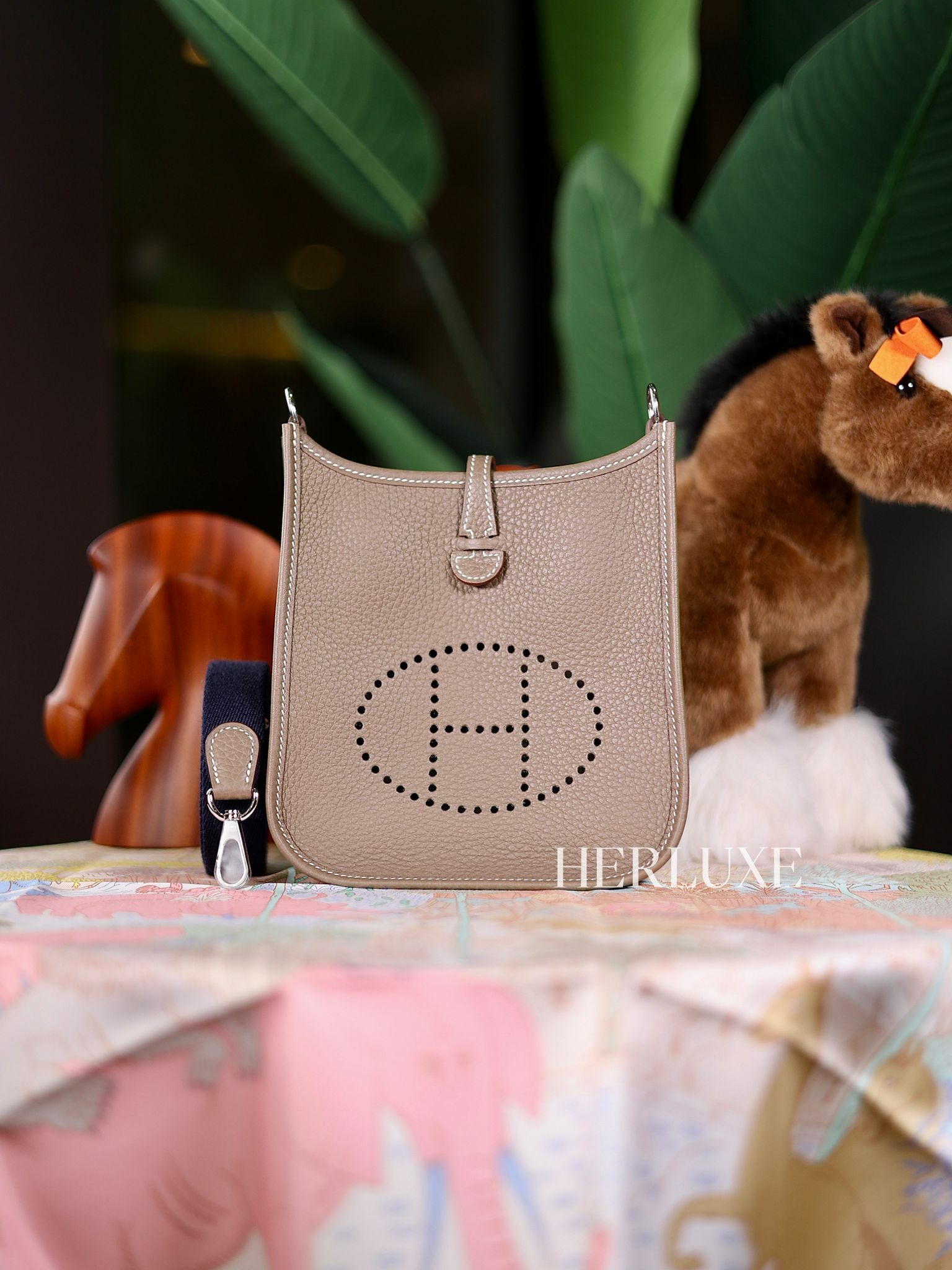 Evelyne mini 18 etoupe / 76 bleu indigo ck tc K (一代:肩帶長105cm)