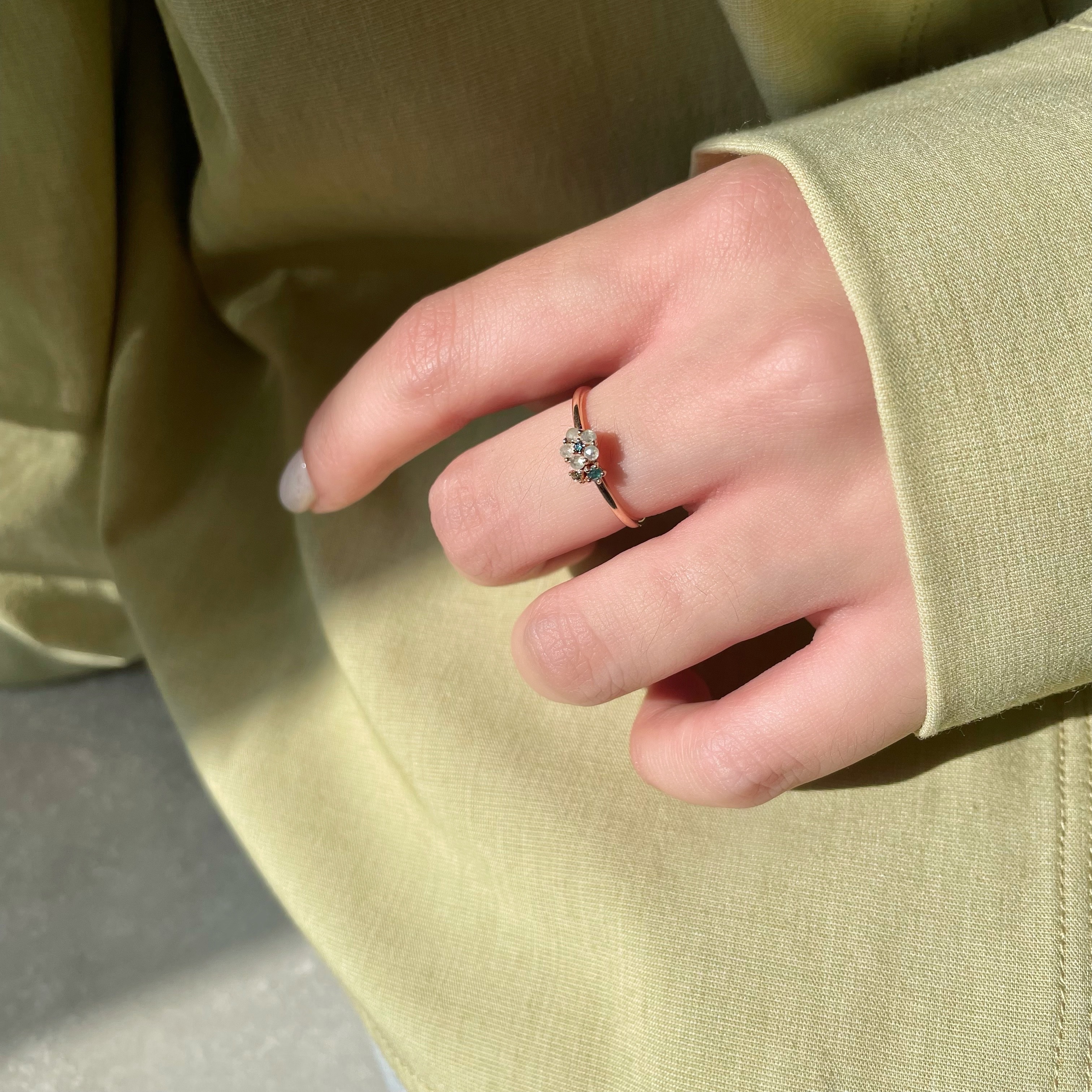 14k花簇灰藍鑽原礦戒指