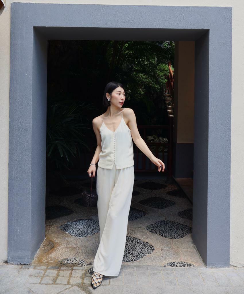 HANAA白色絲絨配真絲里布前鈕扣吊帶背心雙層長褲套裝